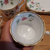 Tasses et pot à lait