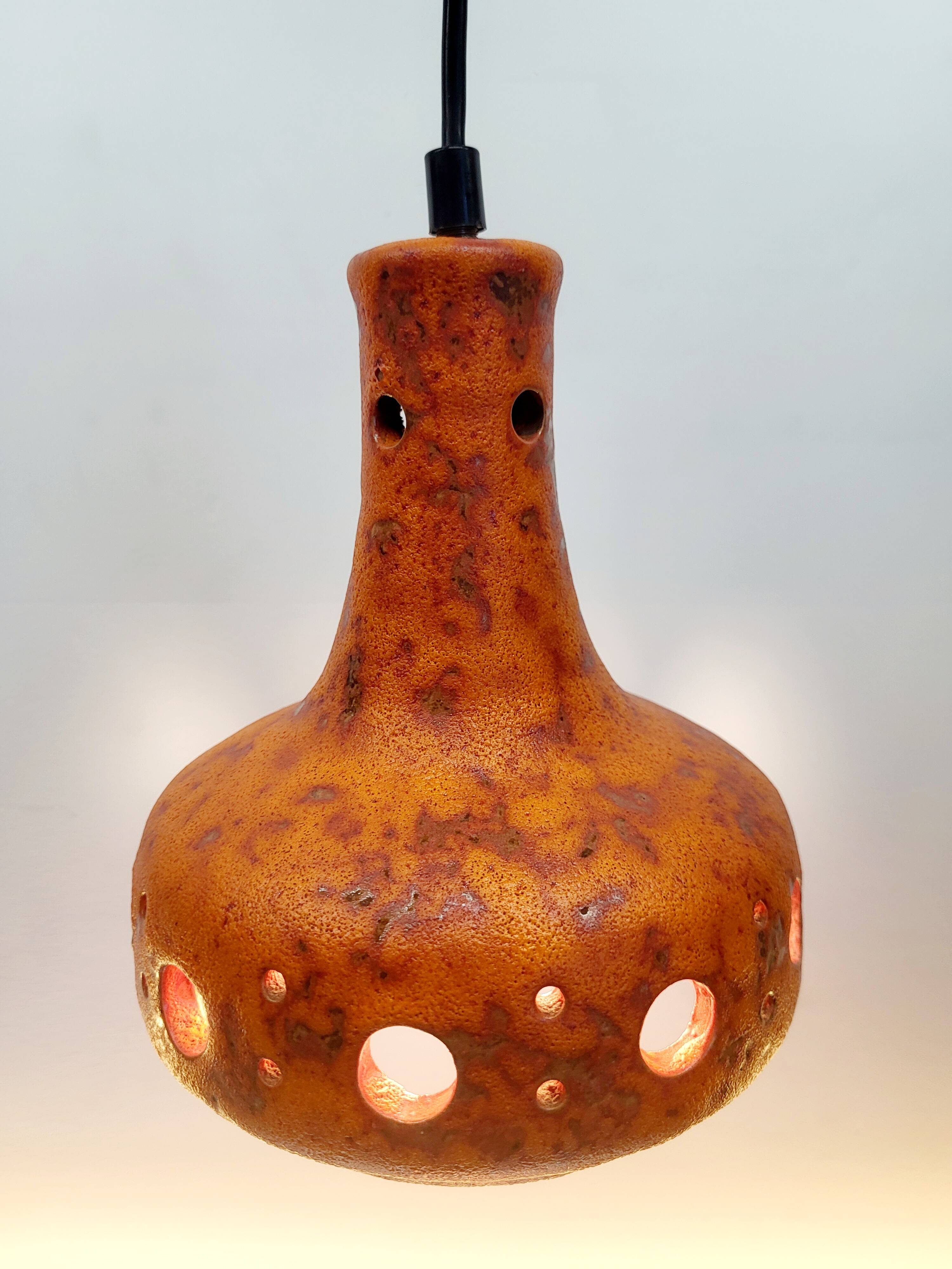 Lampe à suspension Fat Lava en céramique, teinte orange, pot 50