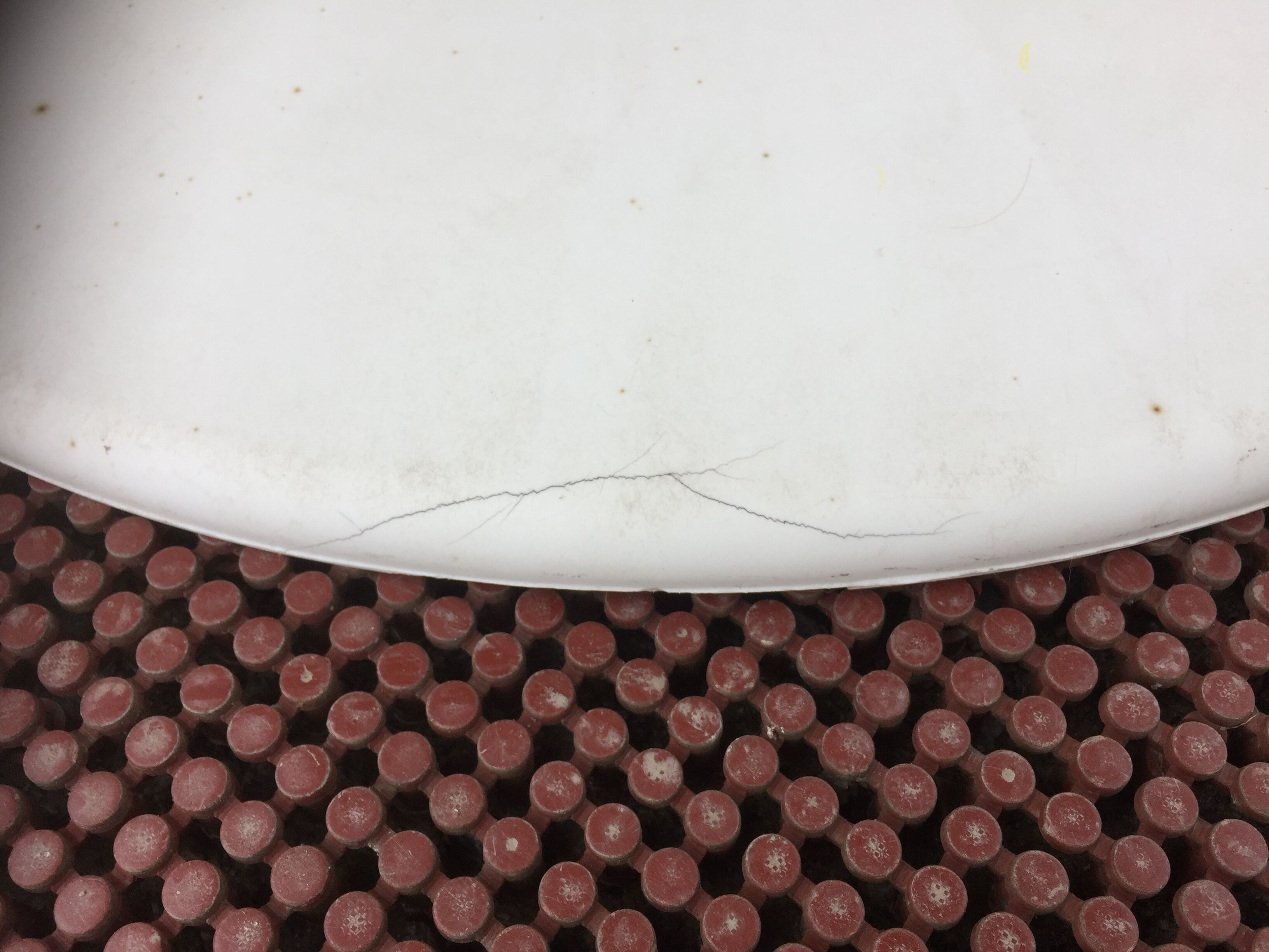 Vintage tulip base table in white pvc