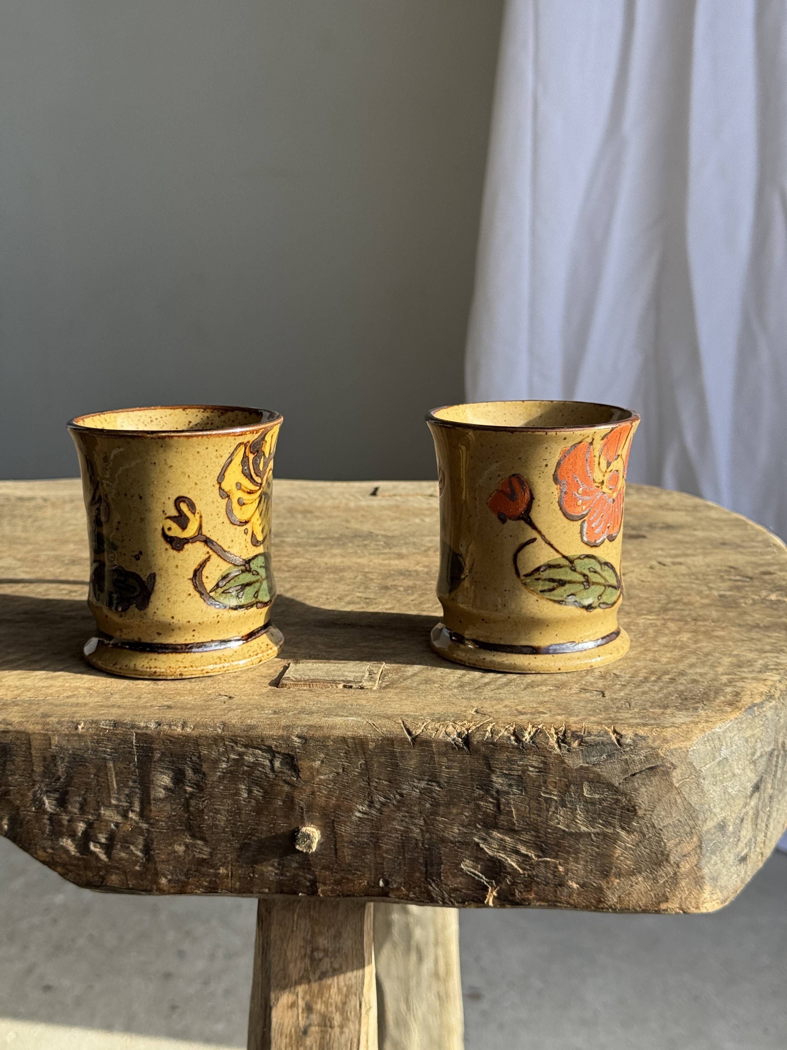 Set of 2 hand-painted flower mugs vintage stoneware H9.5