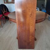 Round table in cherry wood