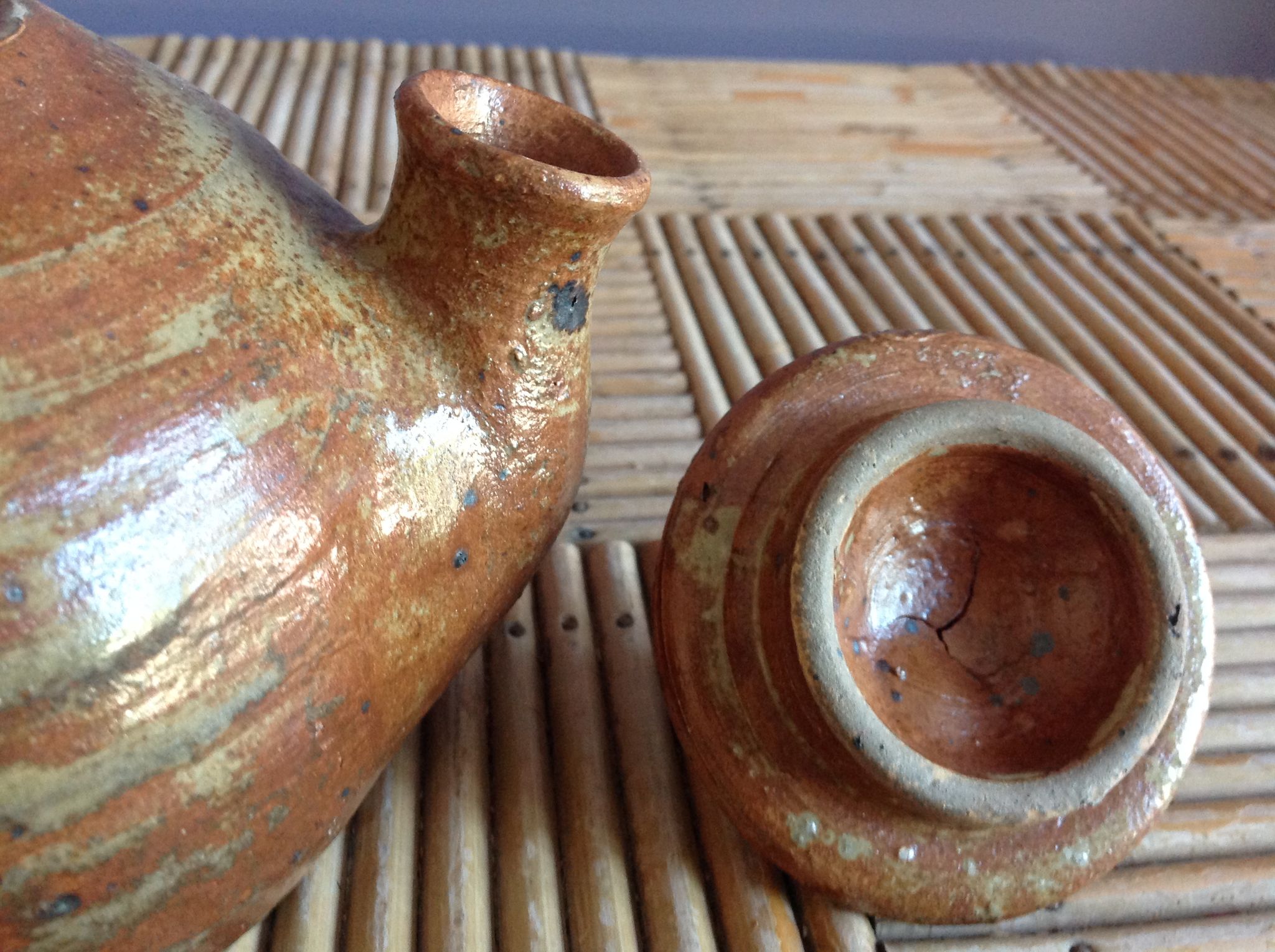 Teapot in sandis