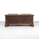 Rustic and weathered antique oak chest from the 18th century.