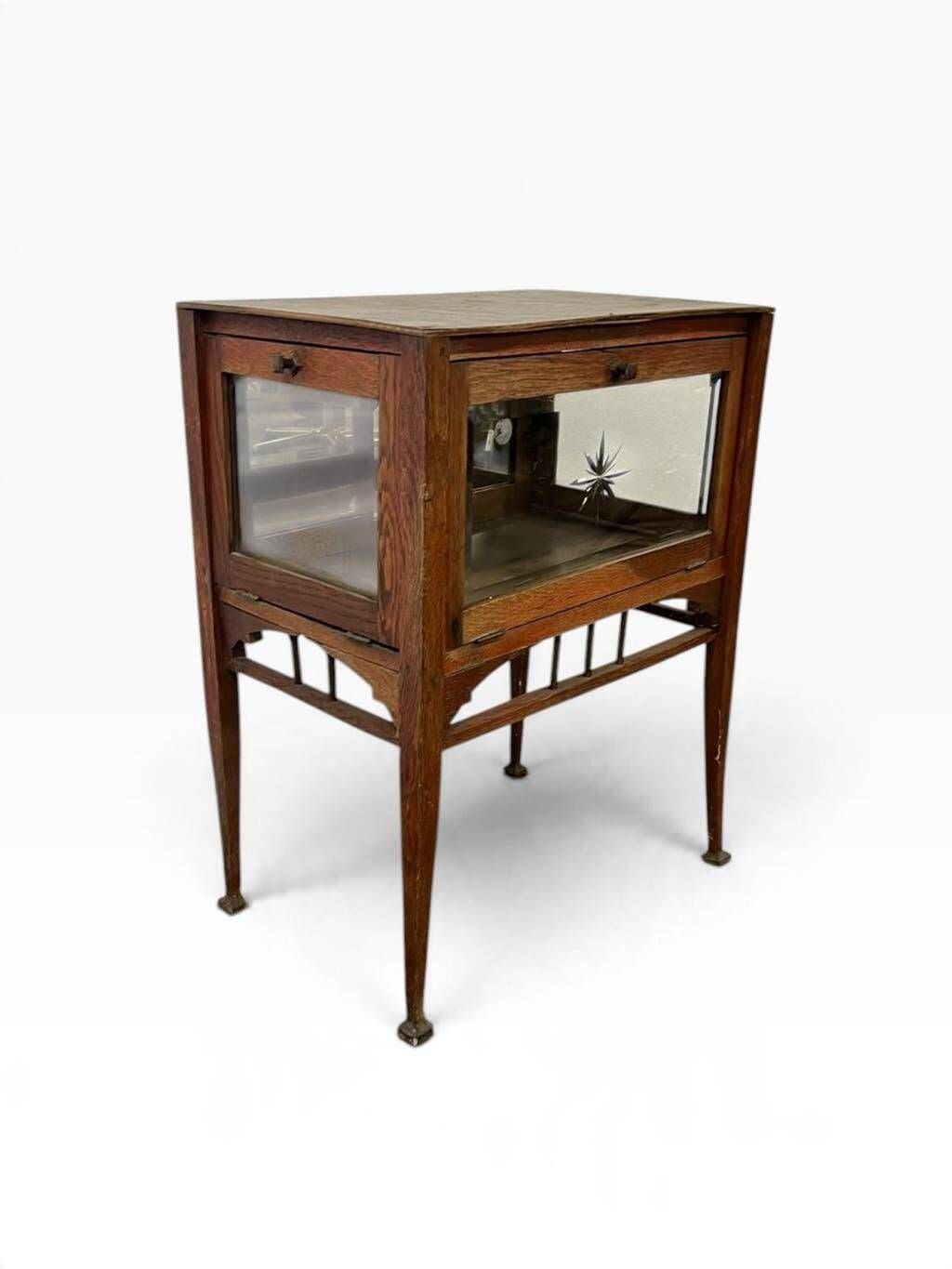 Vintage wooden tea cabinet/display shelf.