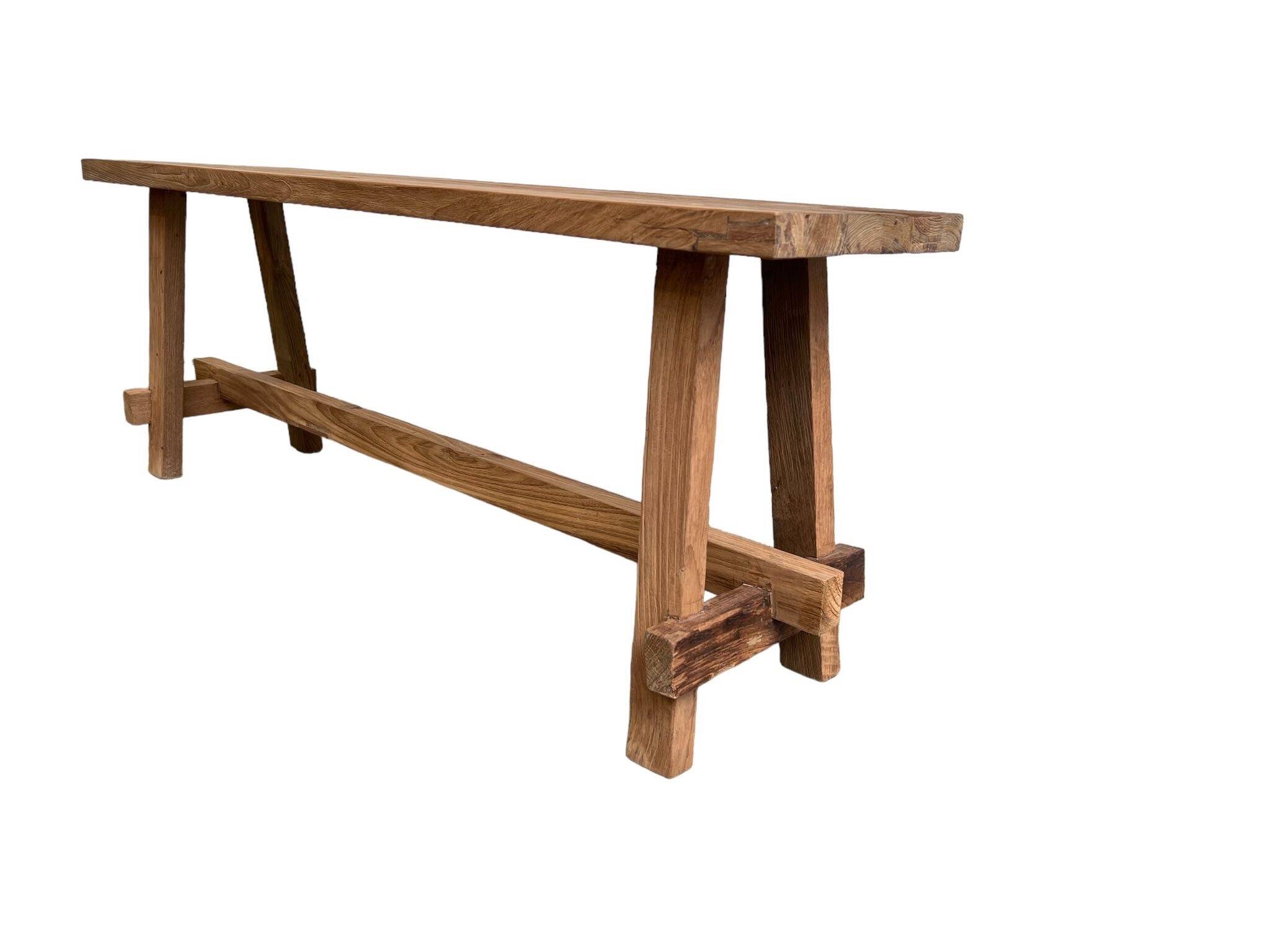 Solid and resistant bench / sofa