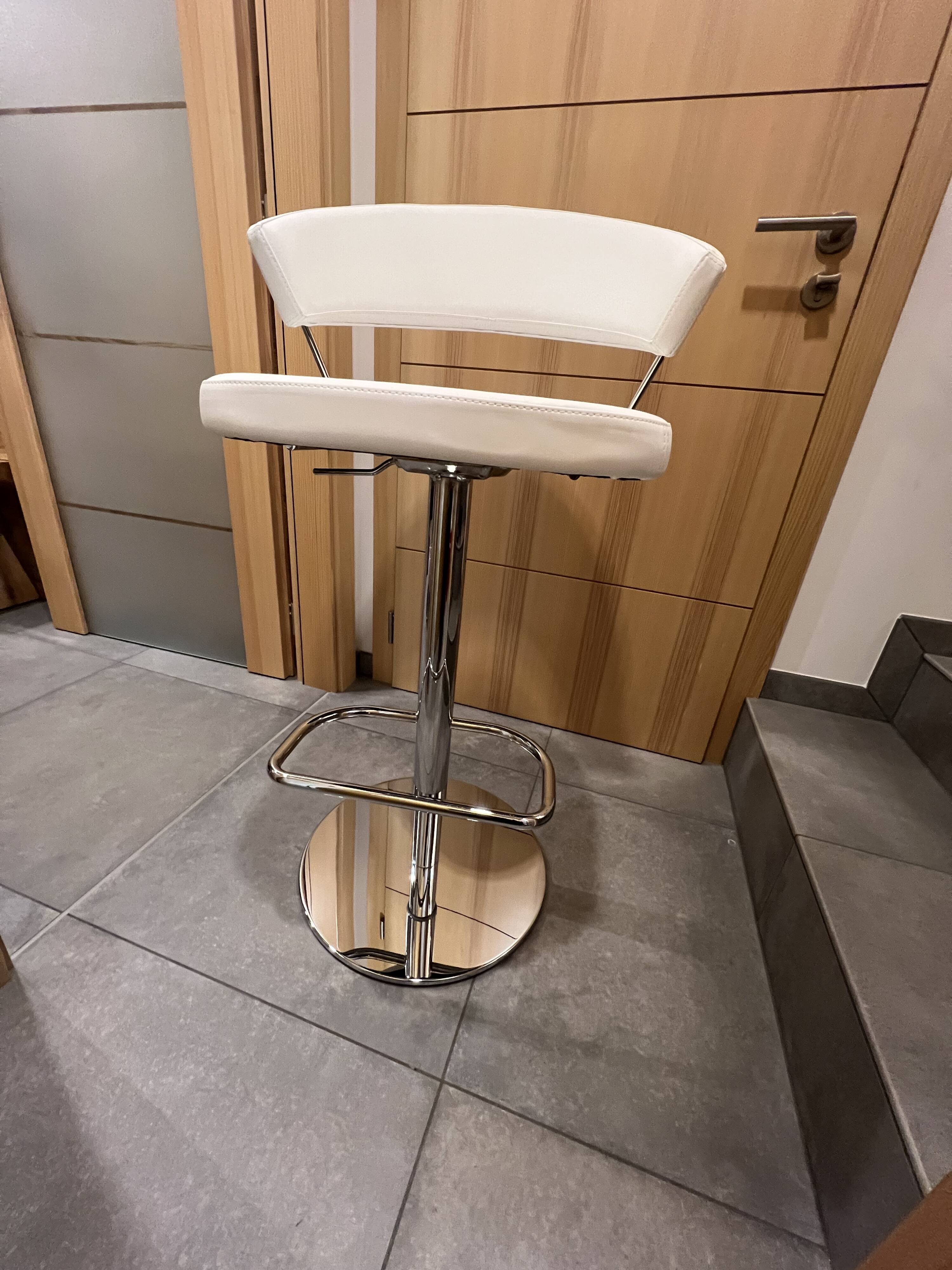 New York vinyl bar stool by Connubia by Calligaris