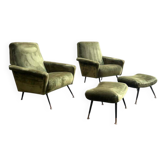 Paire de fauteuils et repose-pieds assortis, années 1950