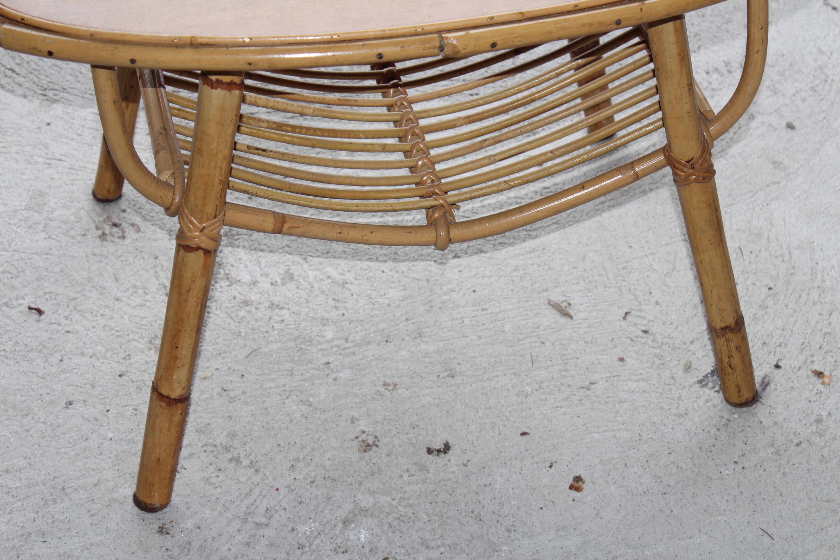 Table basse rotin années 60