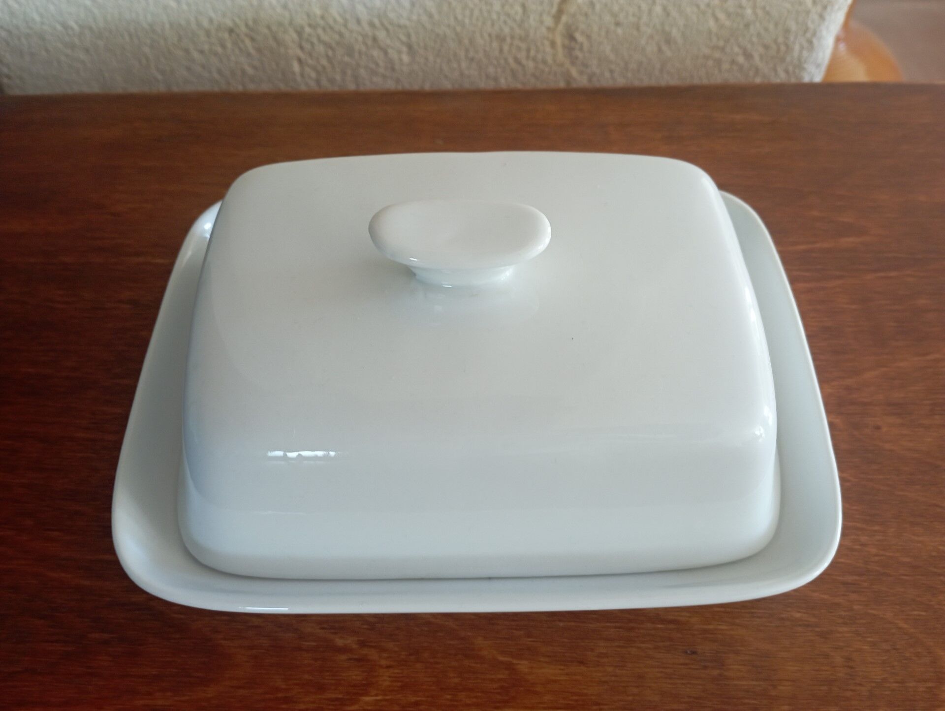 Butter dish