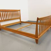 Double vintage French bed by Guillerme et Chambron in solid oak from the 1960s.