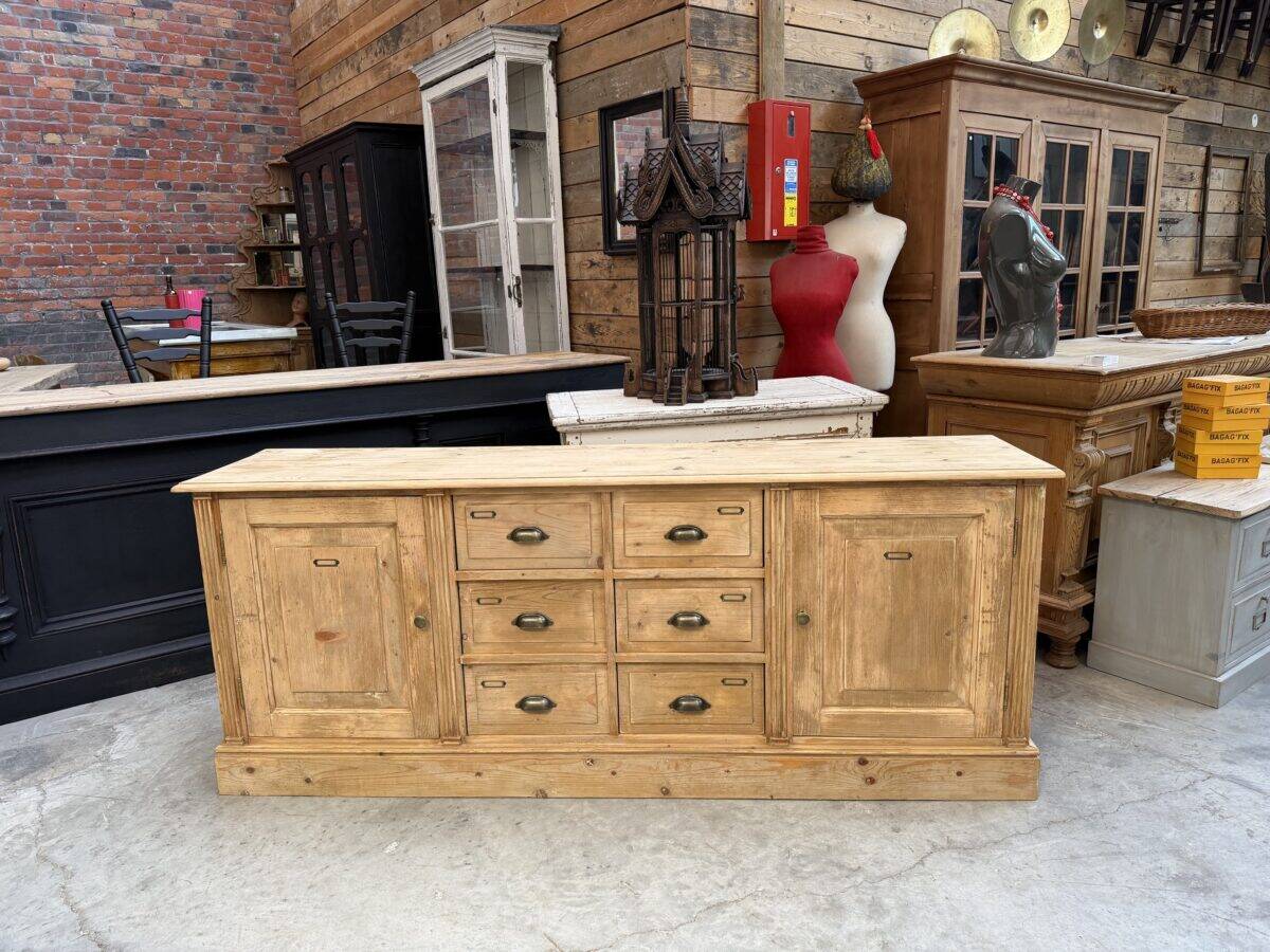 Workshop furniture made of fir.