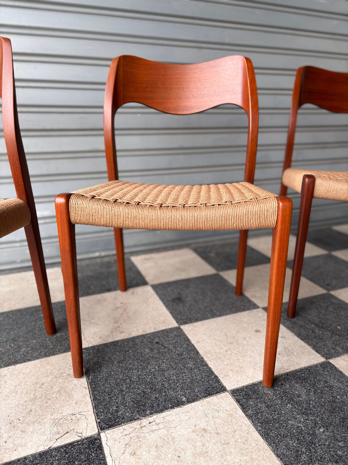 Set of 4 Møller 71 chairs