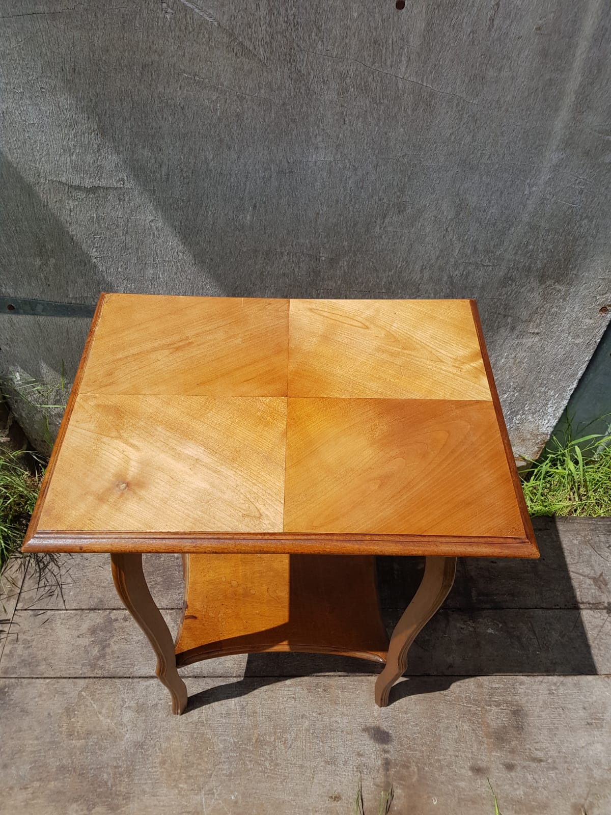 Old sellette sculpted frieze & wood drawer feet curved