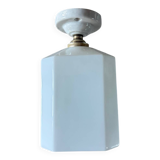Opaline sur douille porcelaine en plafond