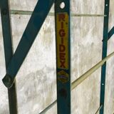 Rigid metal shoe shelf on legs - 1950