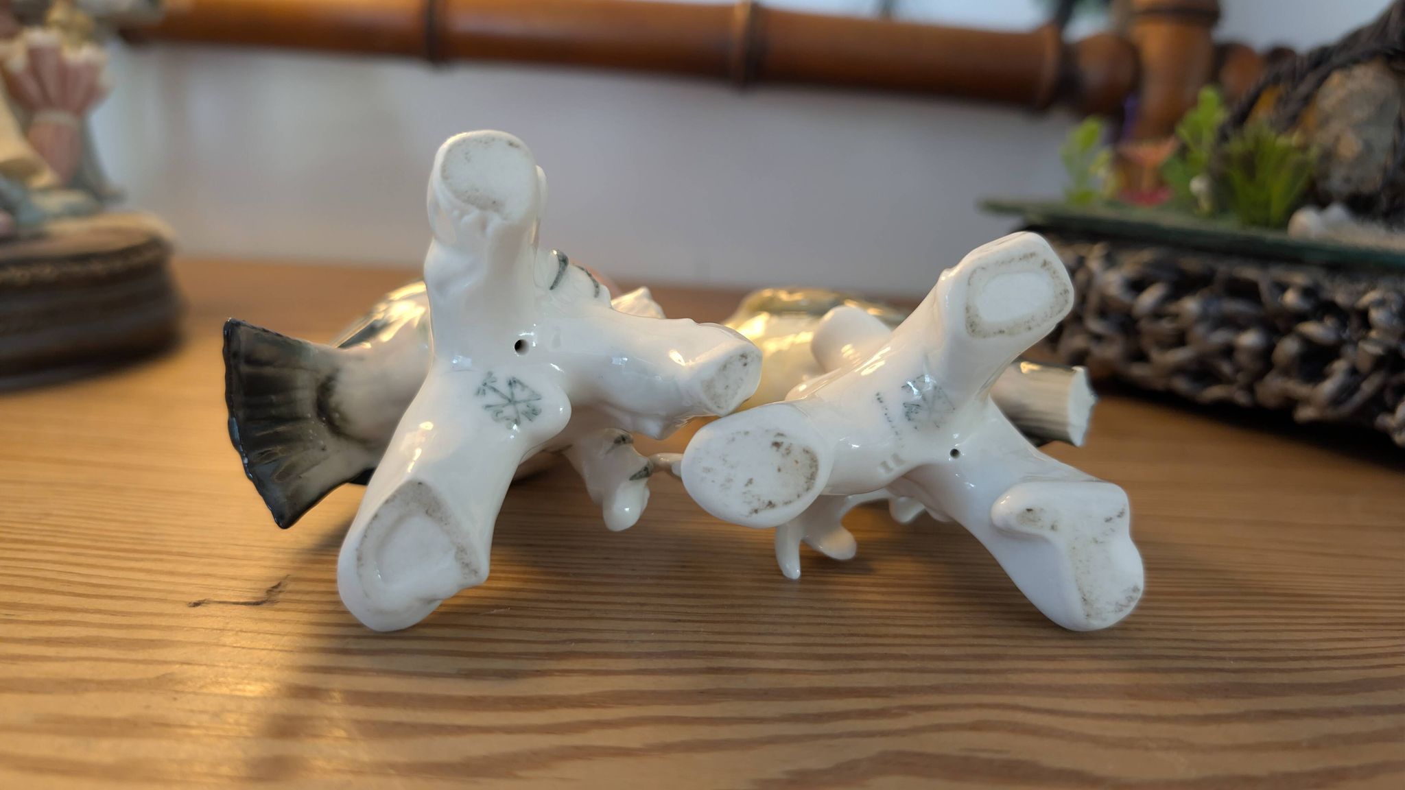 Paire d’oiseaux Karl Ens en porcelaine polychrome de Saxe