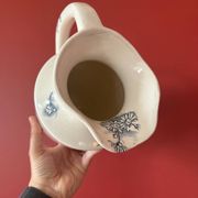 Broc, vase ancien en terre de fer
