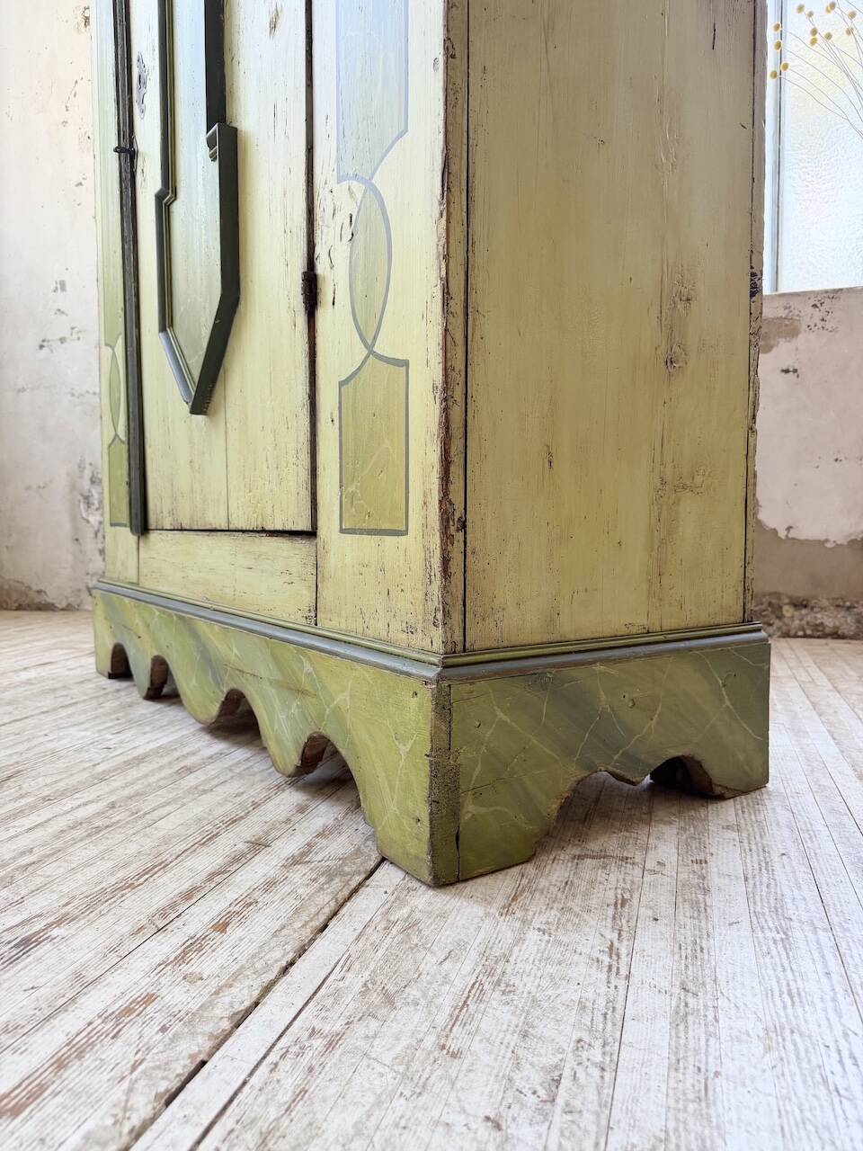 Armoire polychrome alsacienne 1800