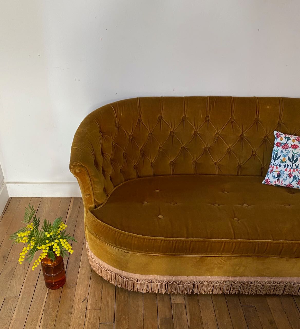 Old gold toad bench
