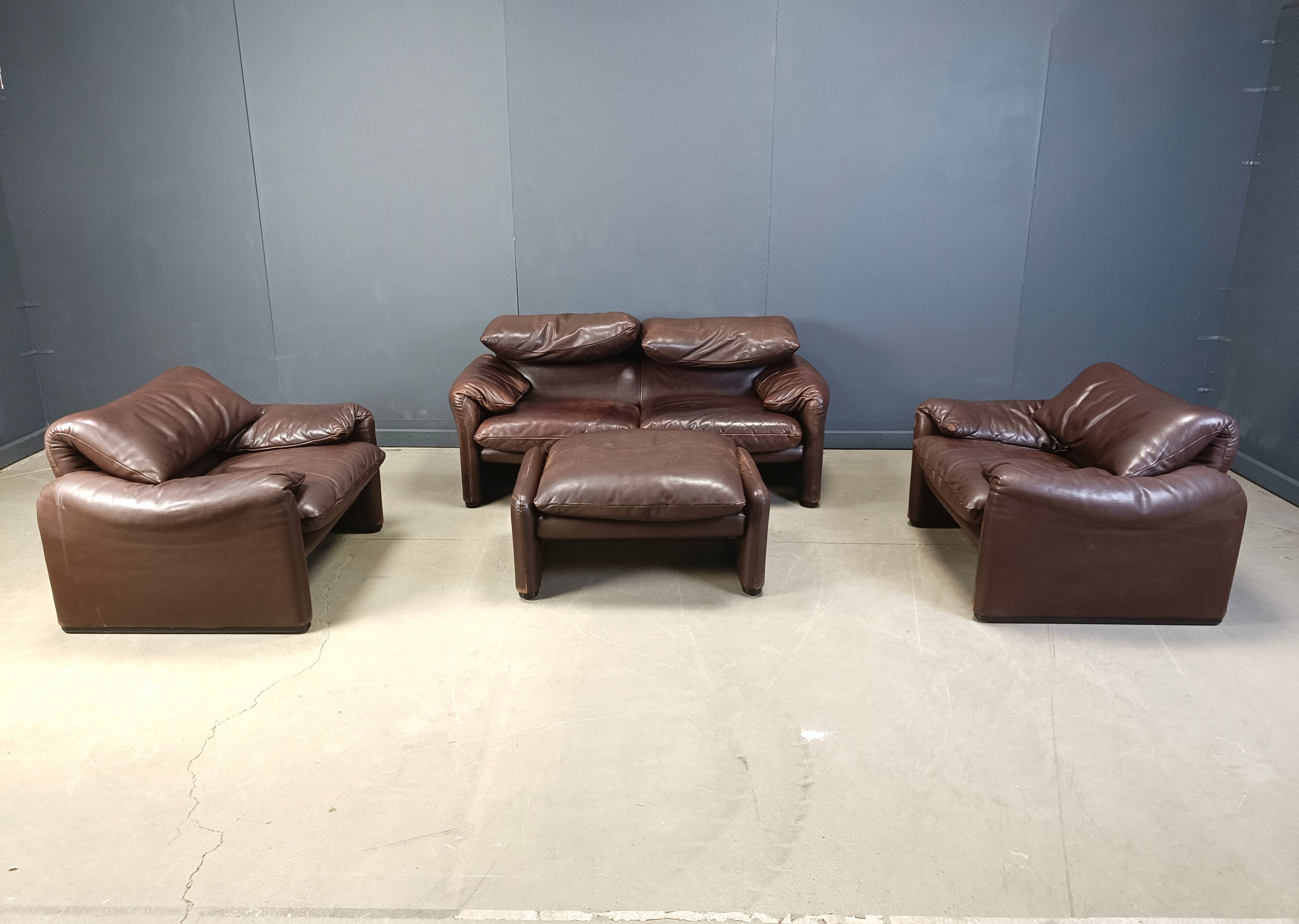 Ensemble de canapés Maralunga en cuir marron vintage, années 1970
