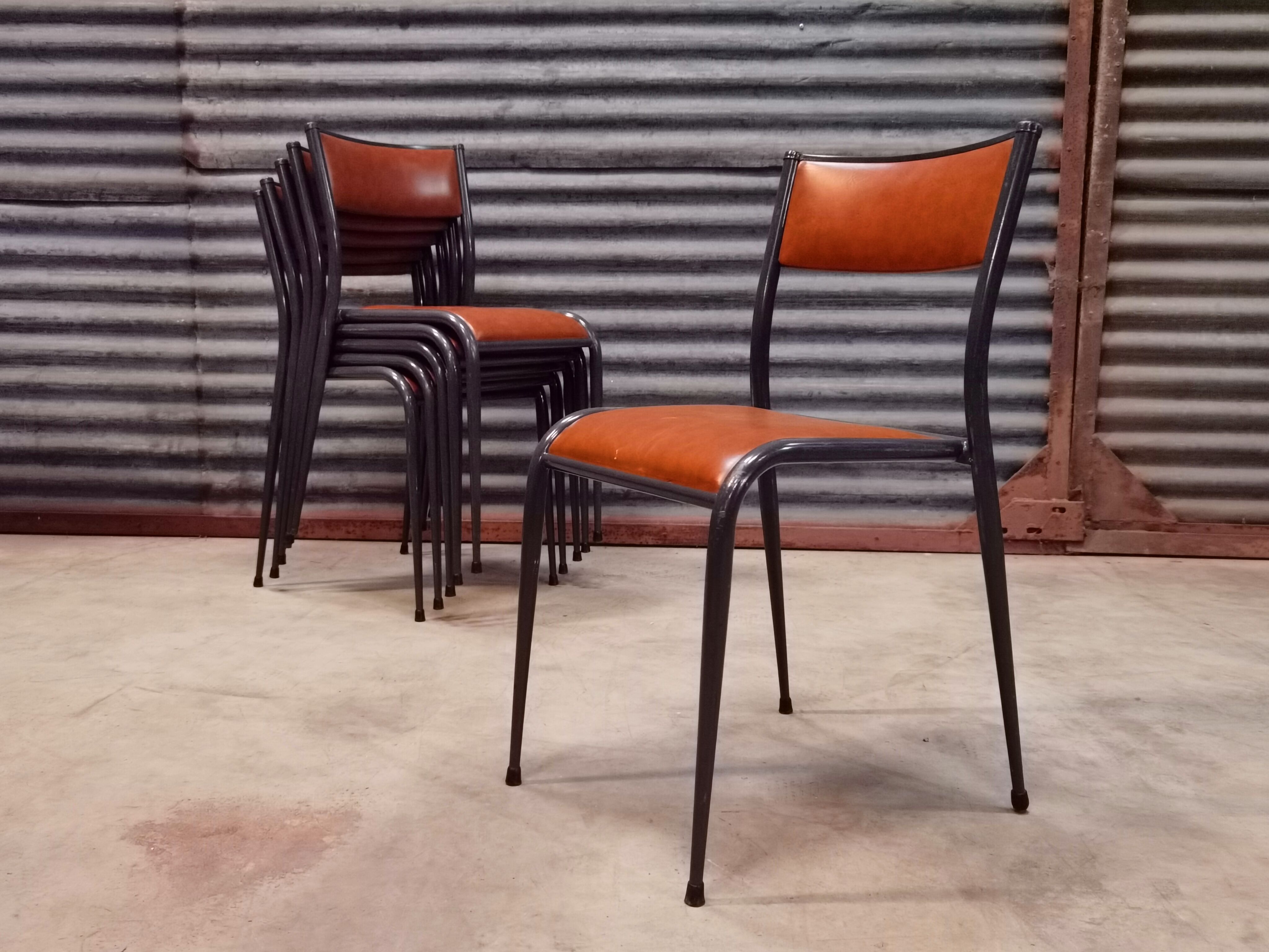 Set of 6 Mullca chairs 510 feet compass