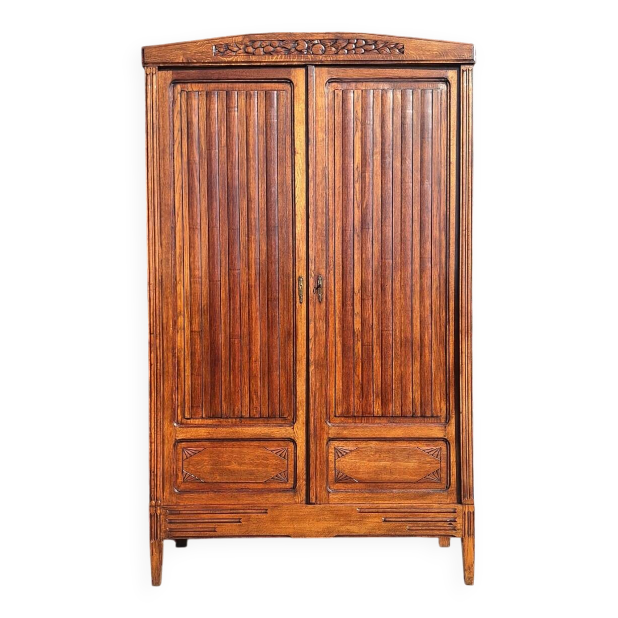 Armoire parisienne, meuble penderie art déco