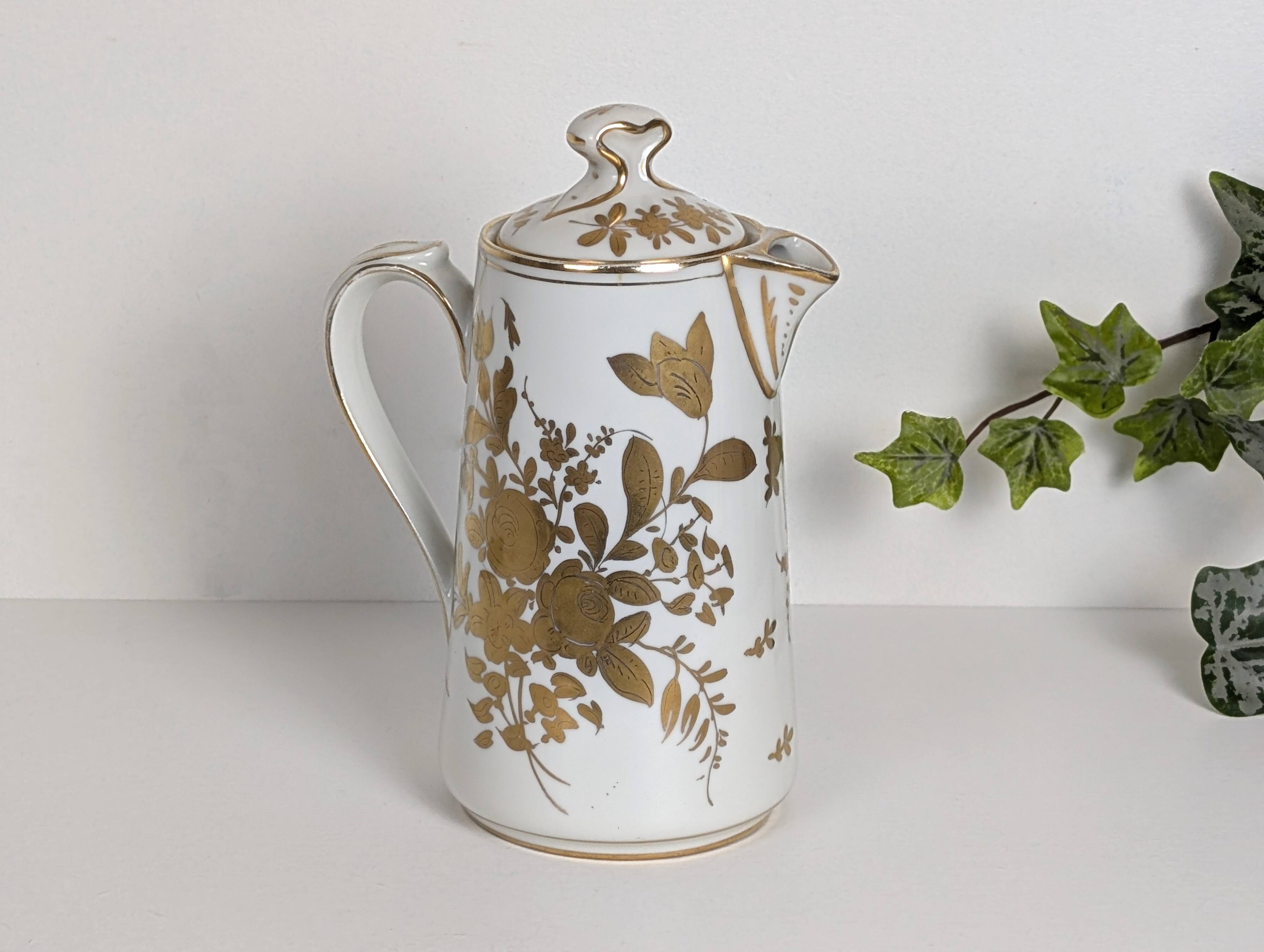 Porcelain coffee pot