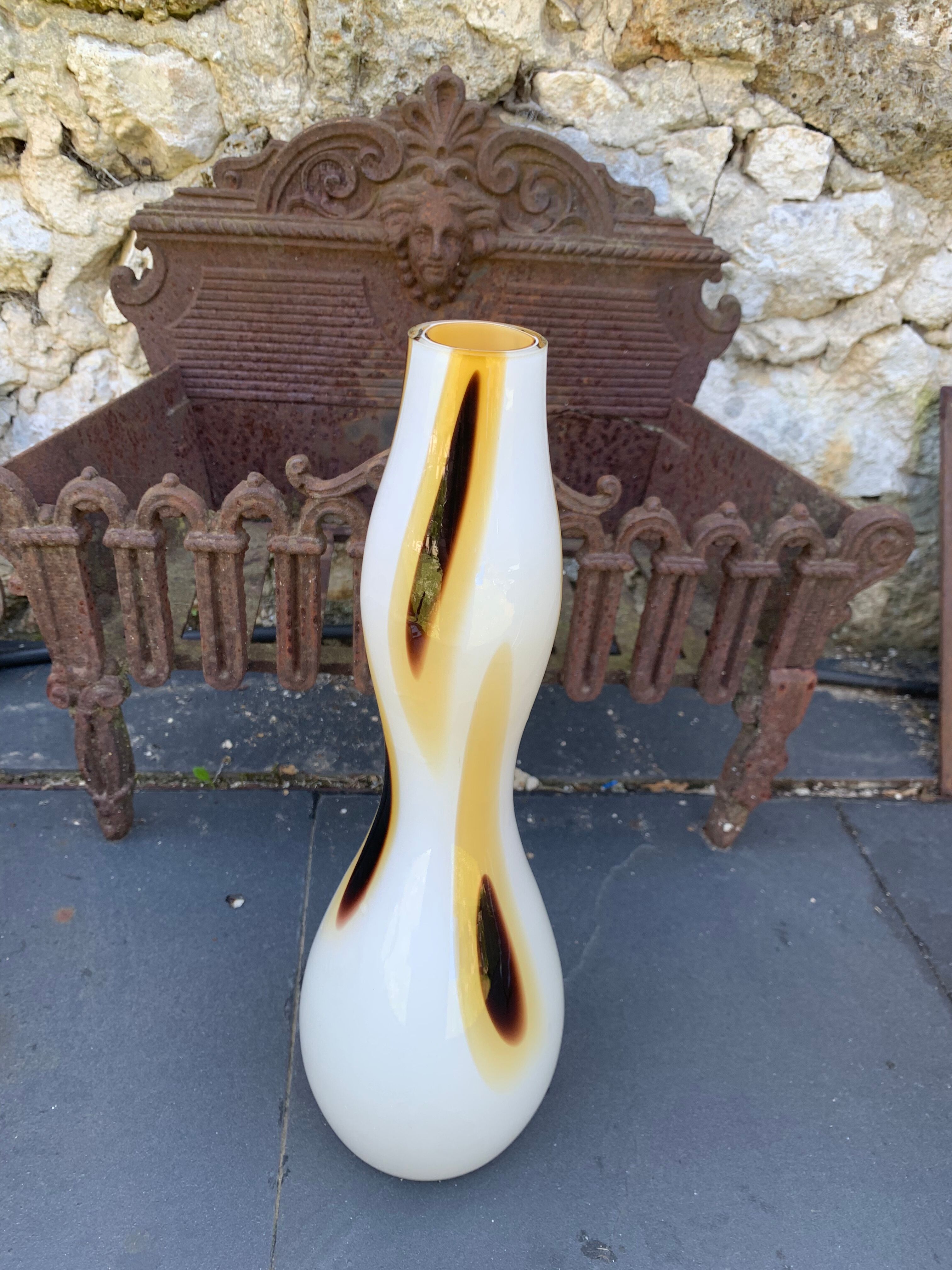 Soliflore vase in beige opaline and brown design and vintage