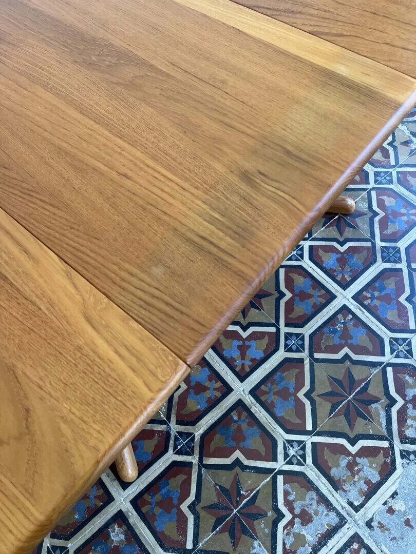 Danish dining table – Dyrlund