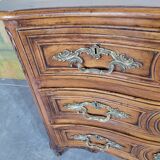 Petiote commode époque Louis XV galbée