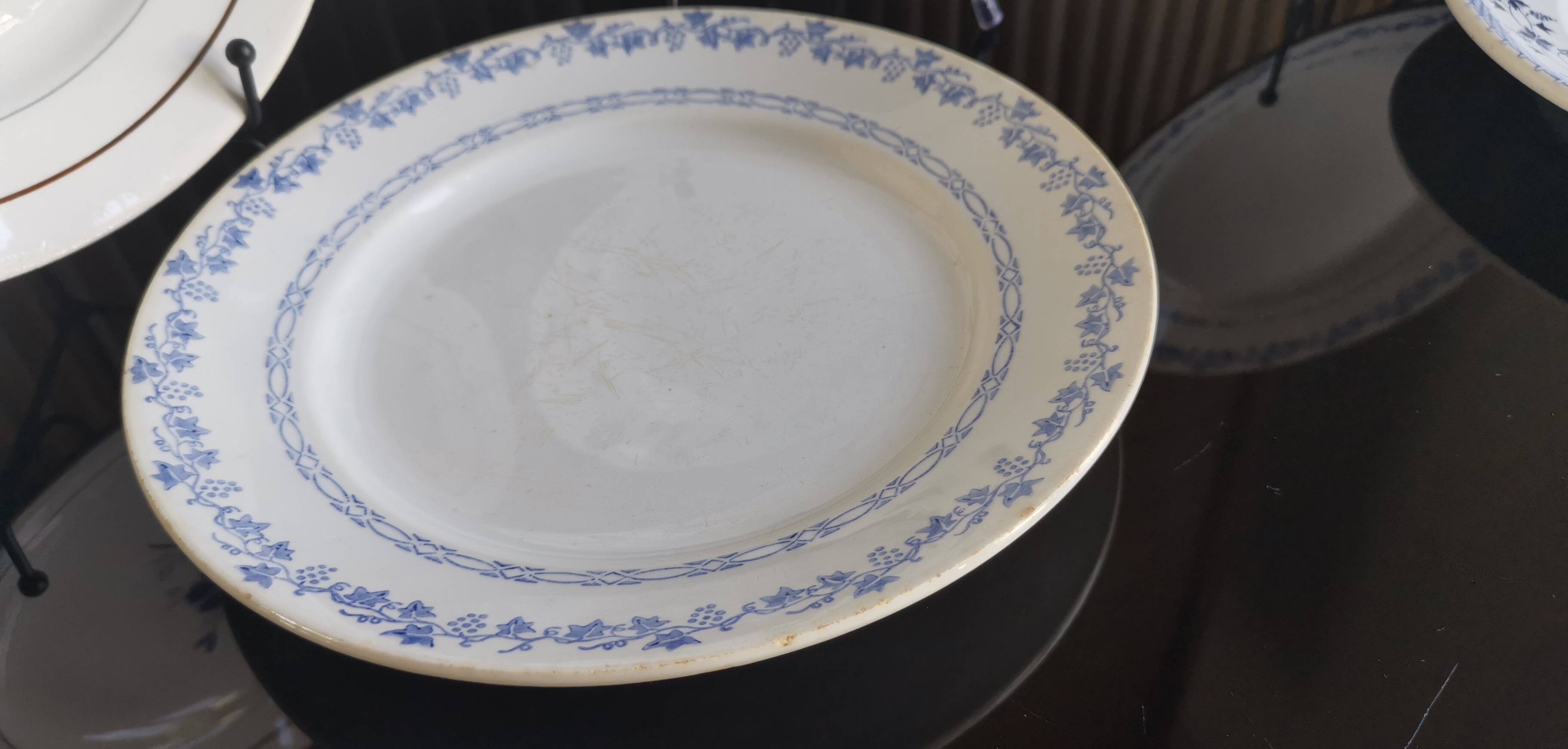 6 assiettes anciennes dépareillées bleues et blanches, St Amand, Moulin des Loups