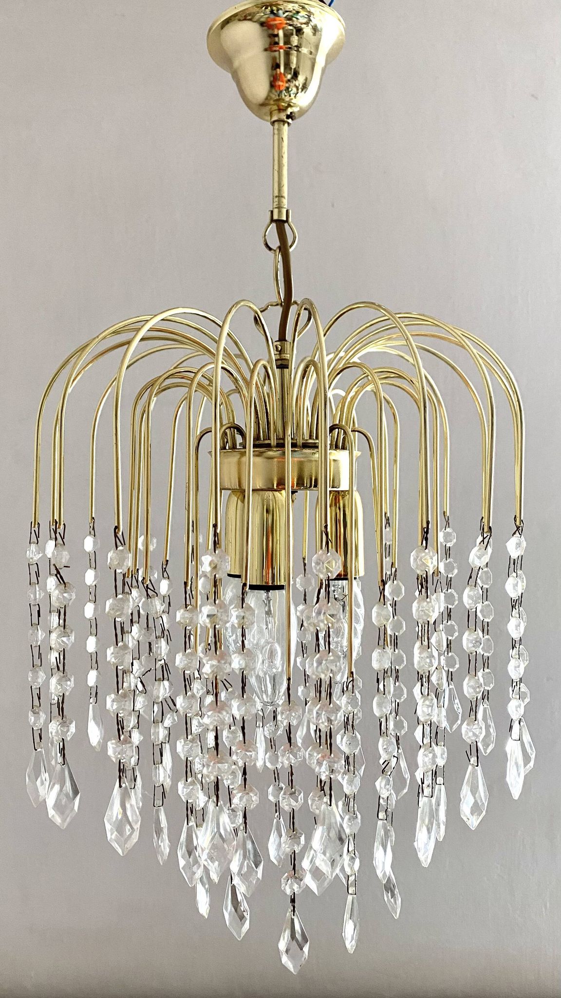 Vintage Italian cascade chandelier with pendants.