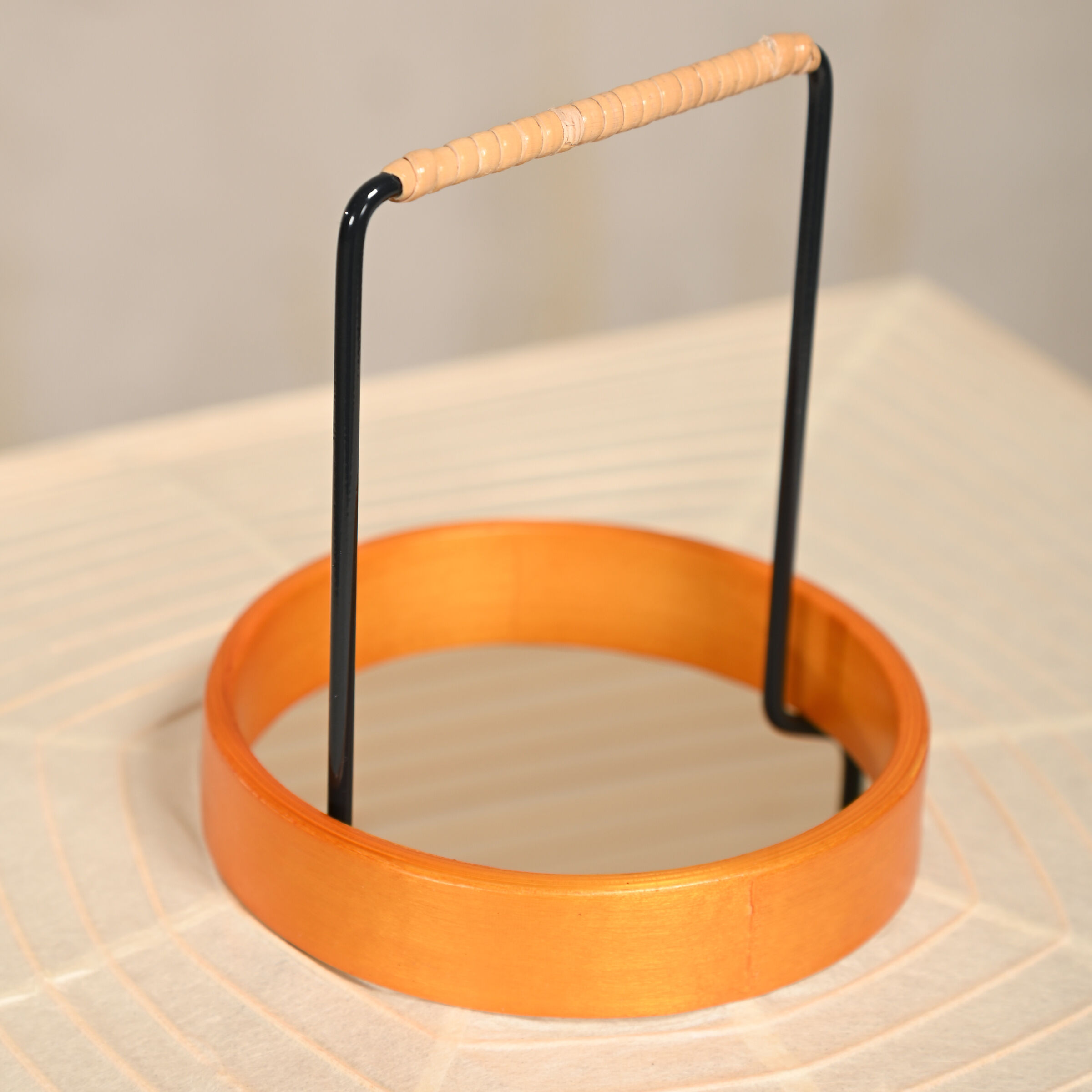 Isamu Noguchi Akari 7A light sculpture by Ozeki workshop and Vitra