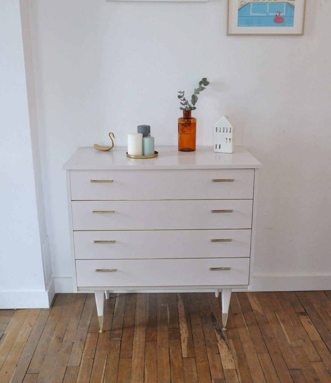 Dresser nude and gold