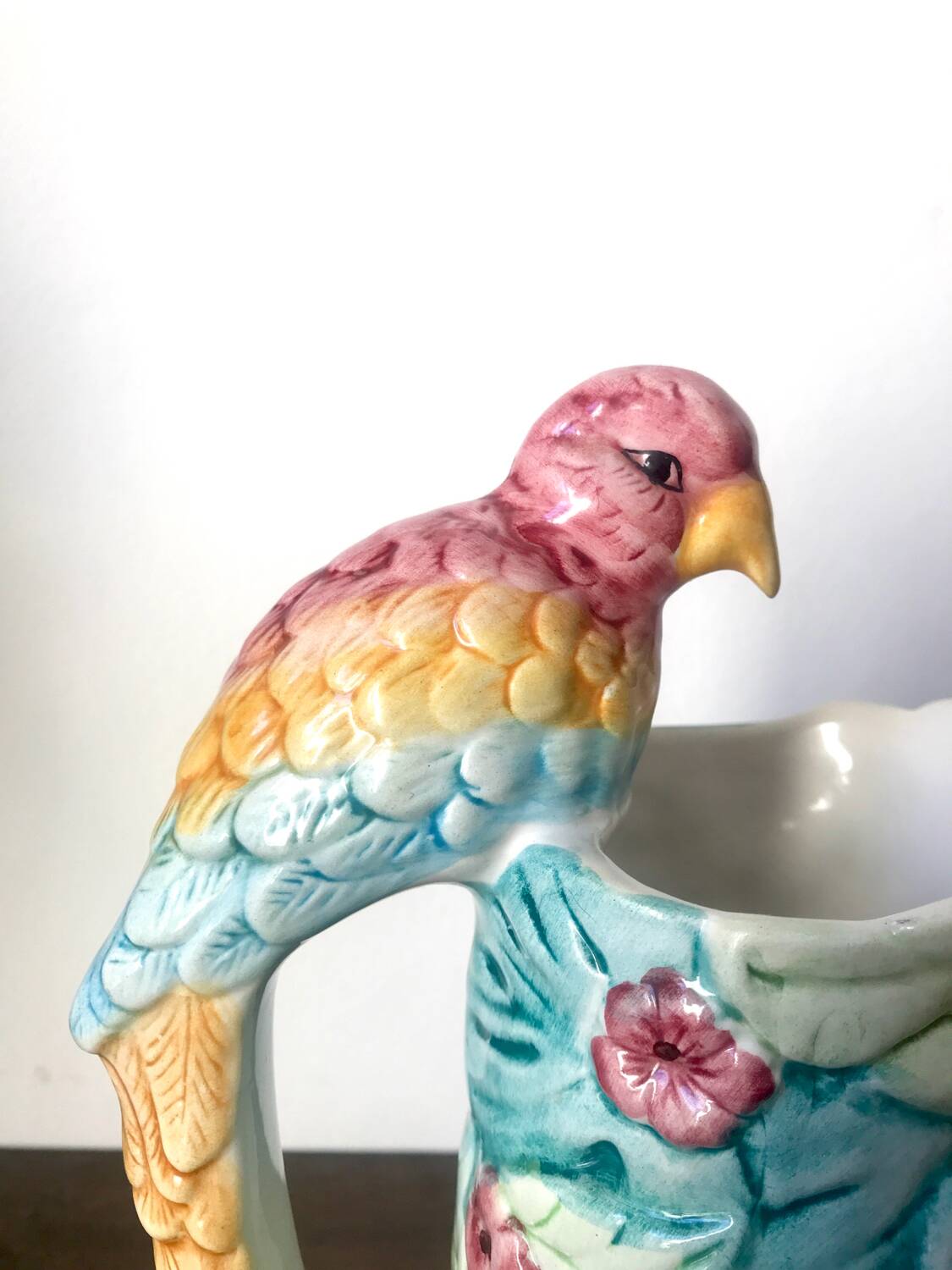 Parakeet pitcher in slip