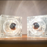 Deux appliques en verre coulé