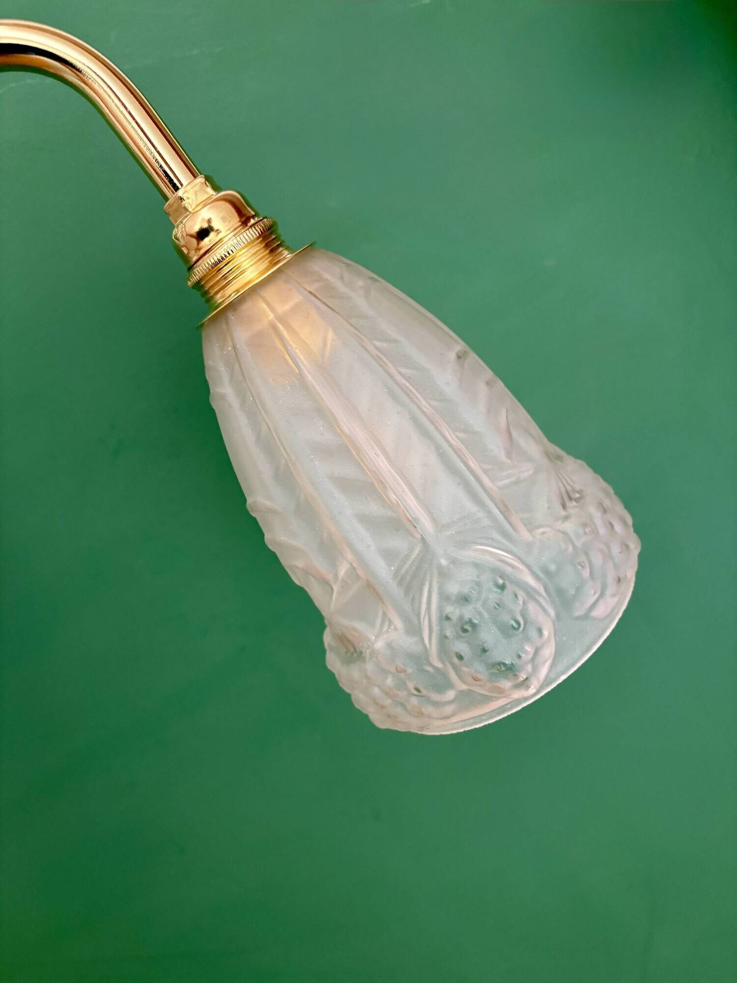 Curved tulip vintage Art Deco wall light in frosted glass