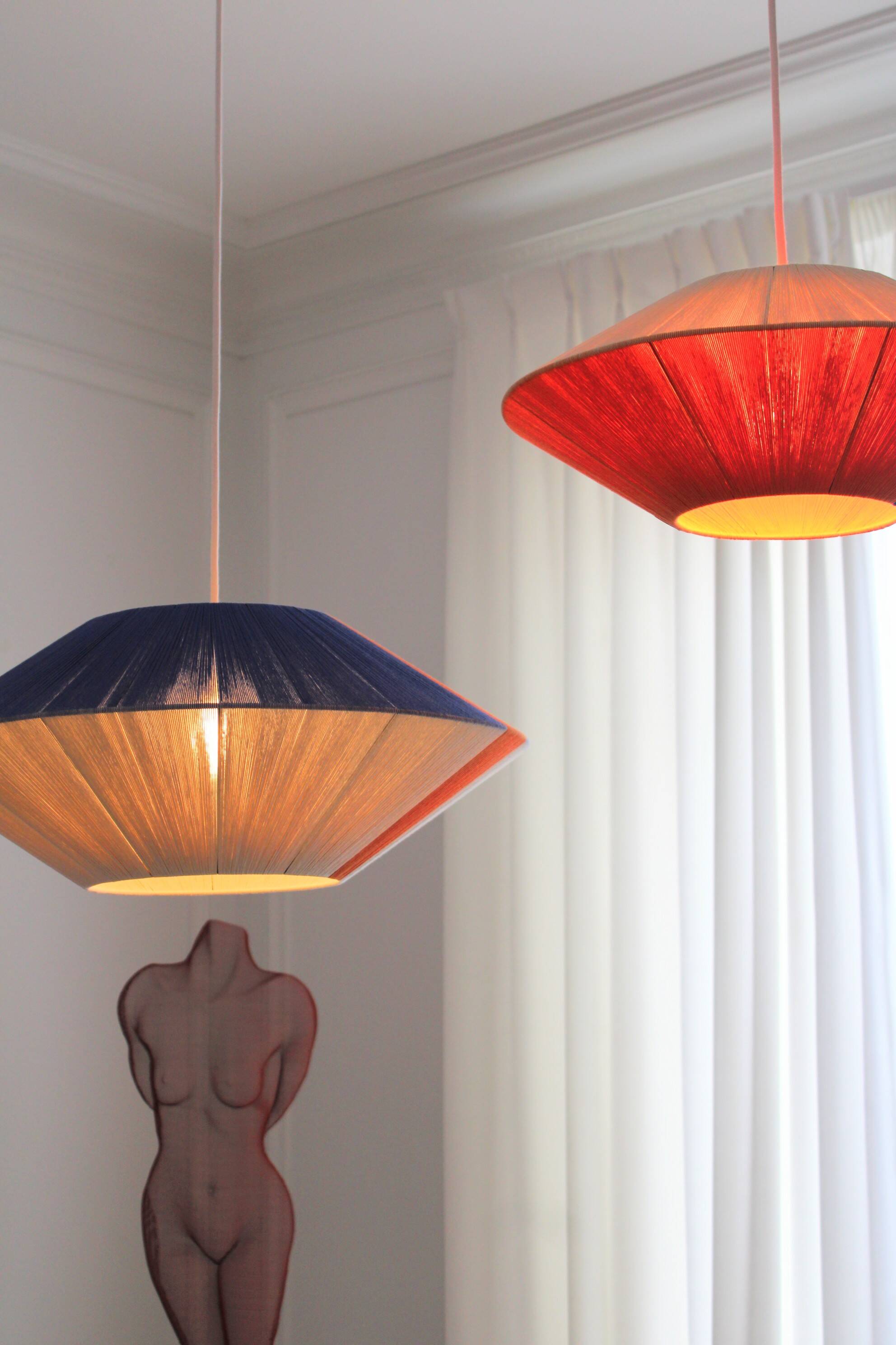 The Céleste electric blue orange suspension