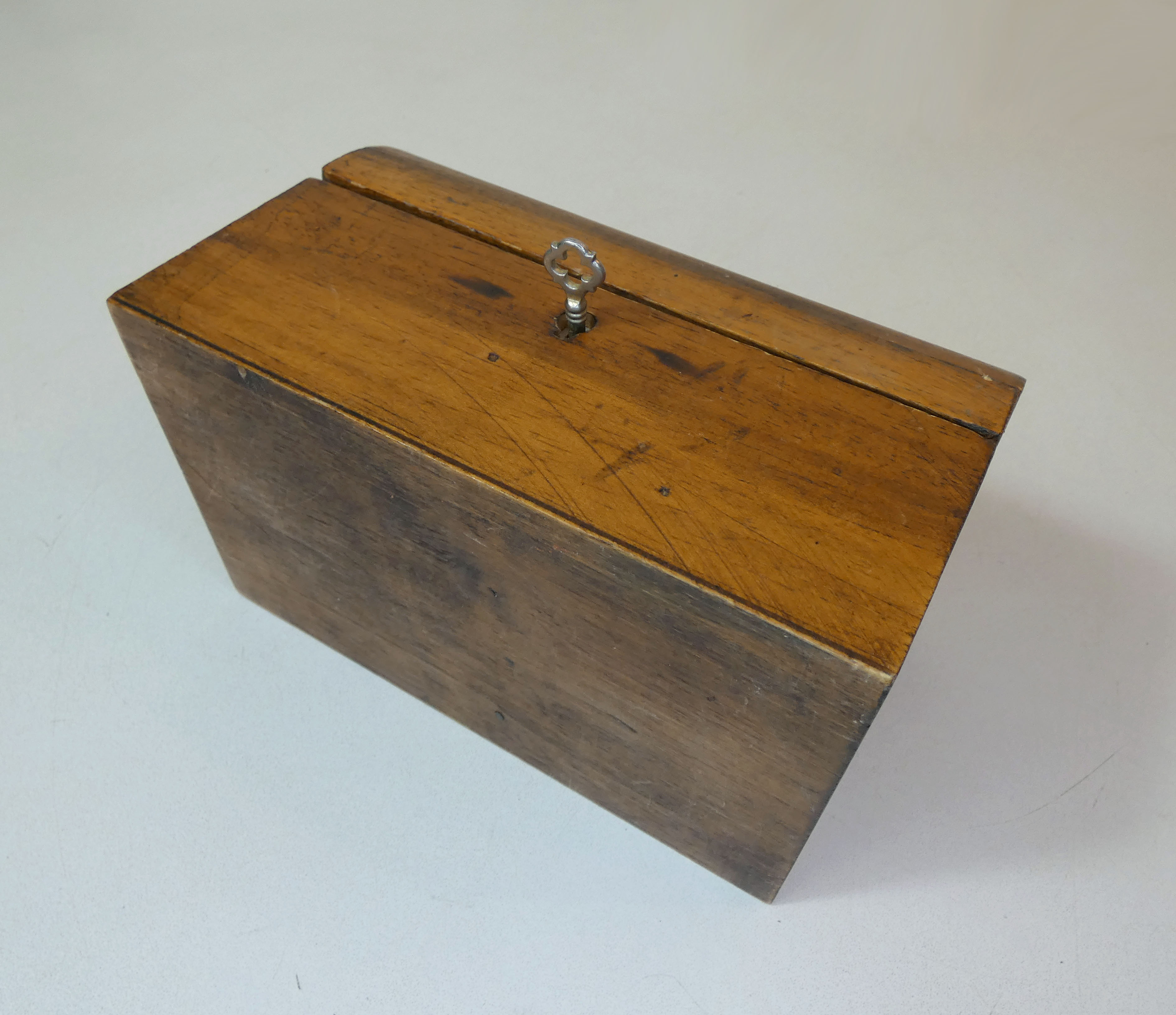 old wooden box vintage jewelry box