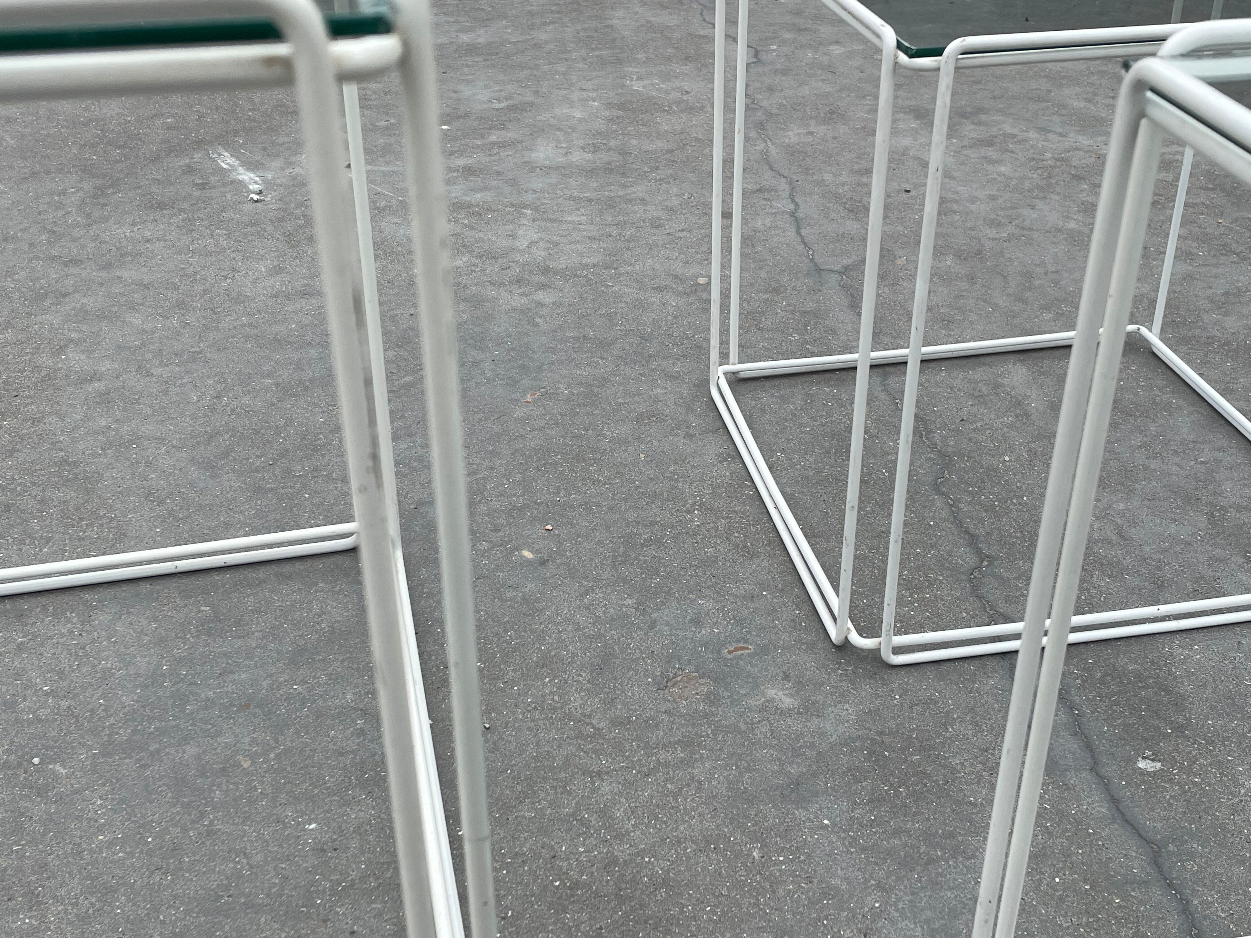 Pull out tables design Max Sauze, édited by Iscocèle