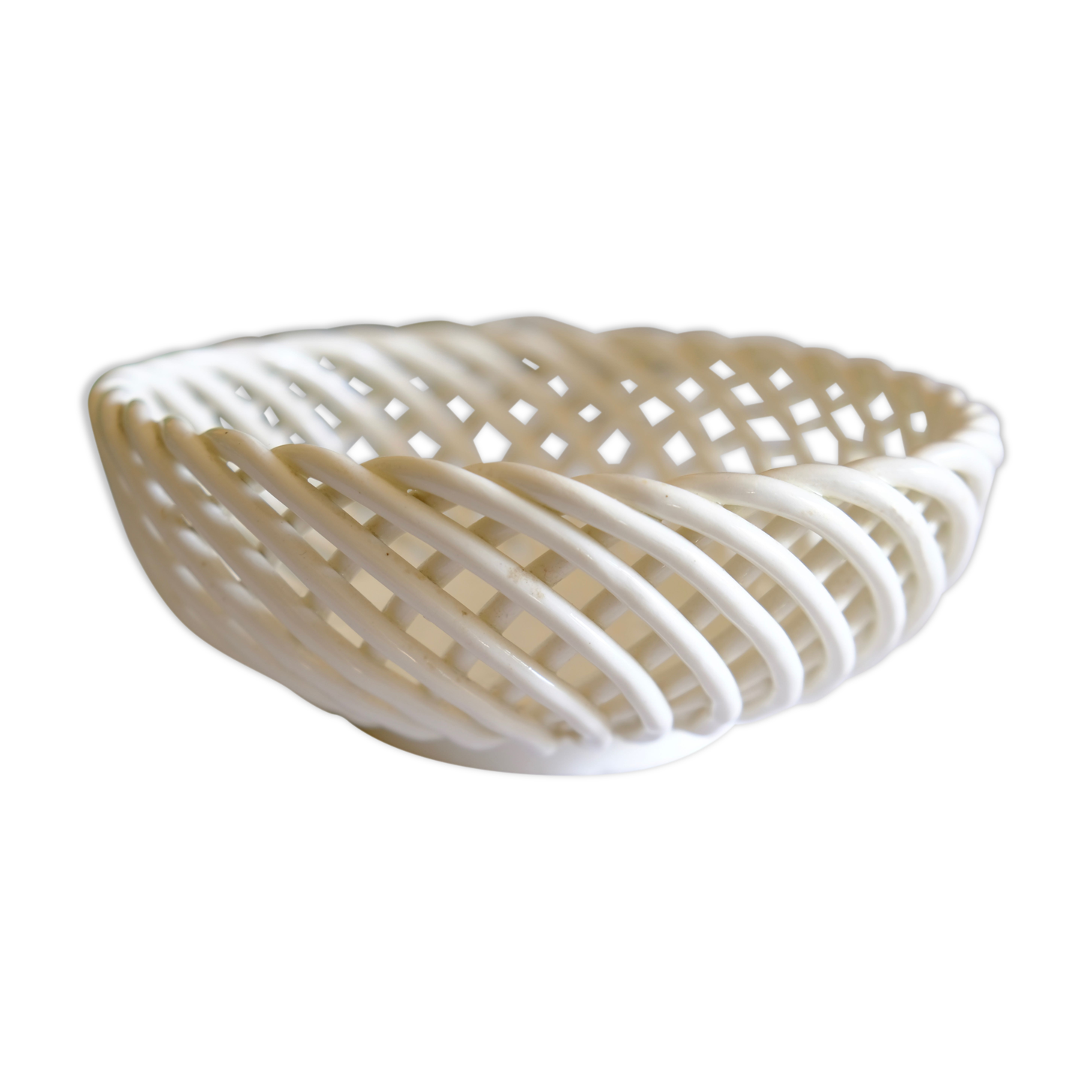 Cup fruit braided white twisted ceramic earthenware