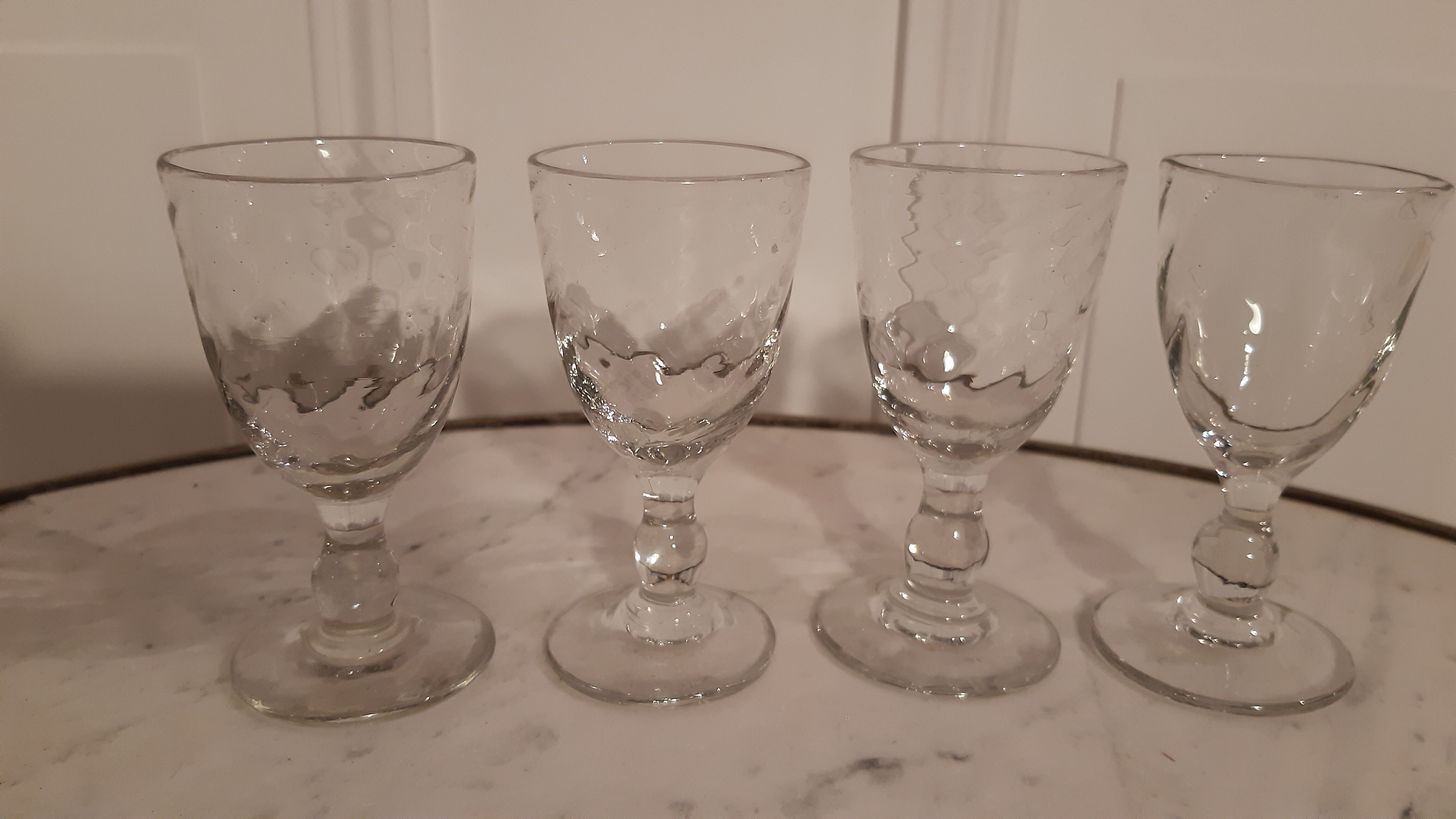 Pop-up Christmas 2022 Set of 4 molded glass wine glasses early twentieth
