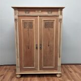 Art Nouveau chest of drawers in walnut