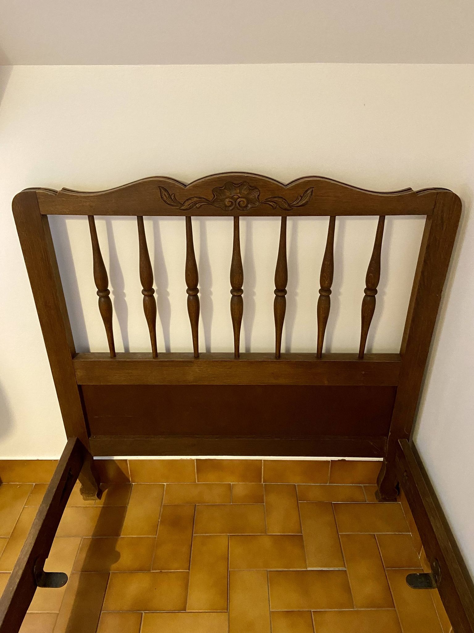 Wooden children's bed 90x190
