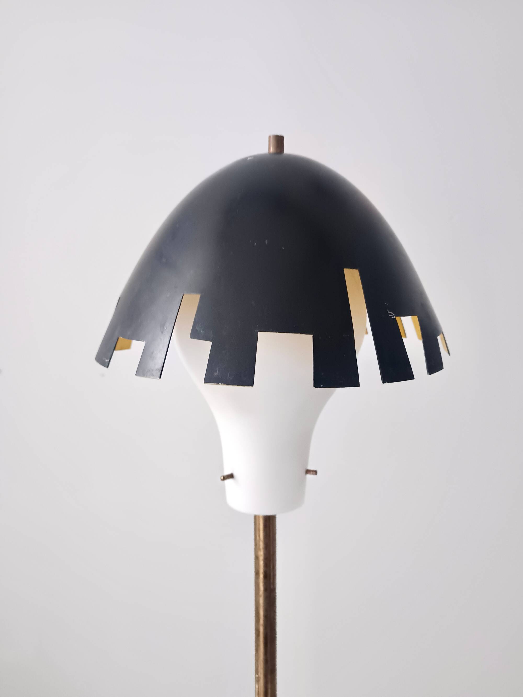 Lampadaire expérimental rare en laiton, aluminium et verre par Arredoluce, Italie