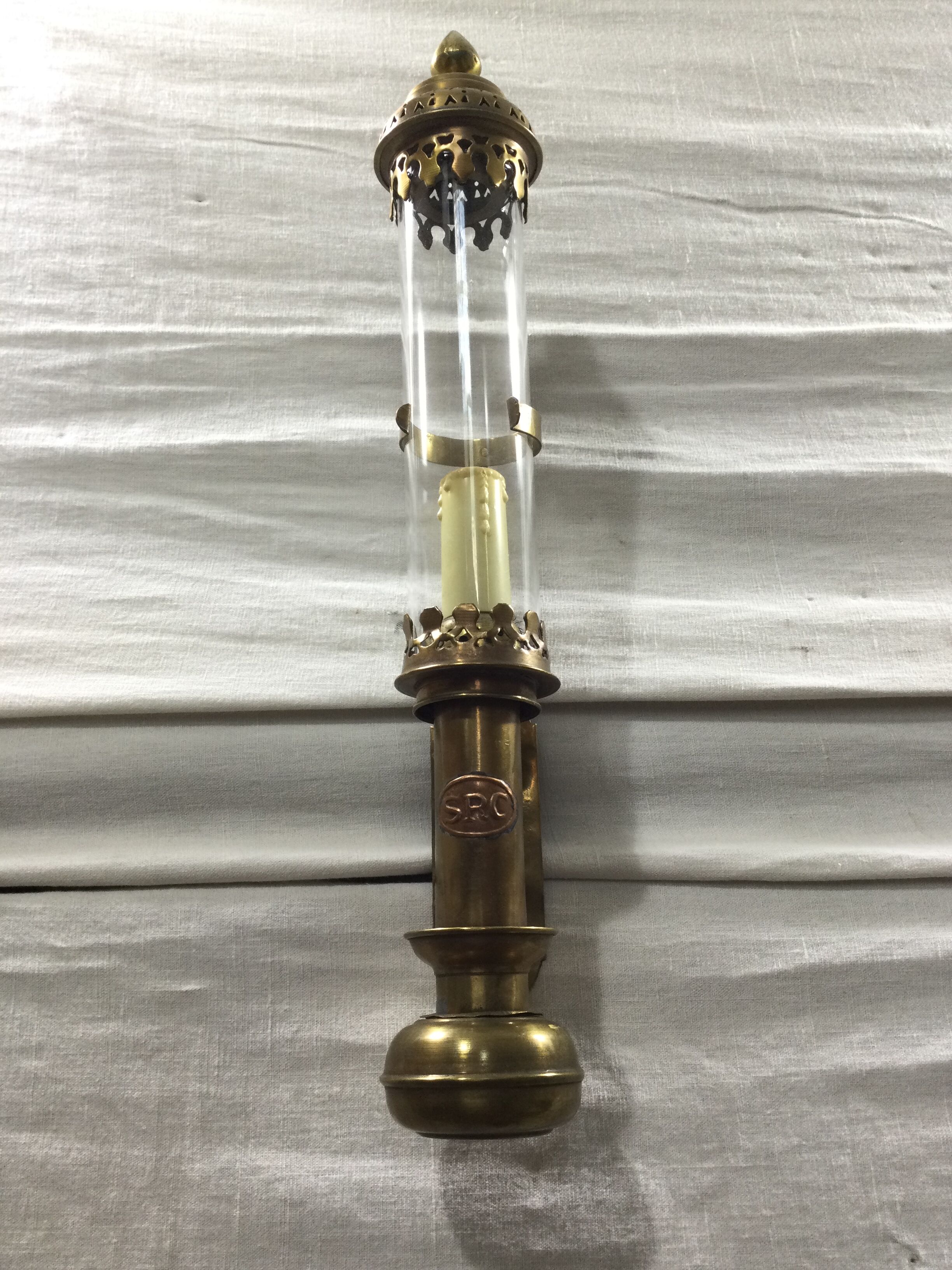 Brass train applicator