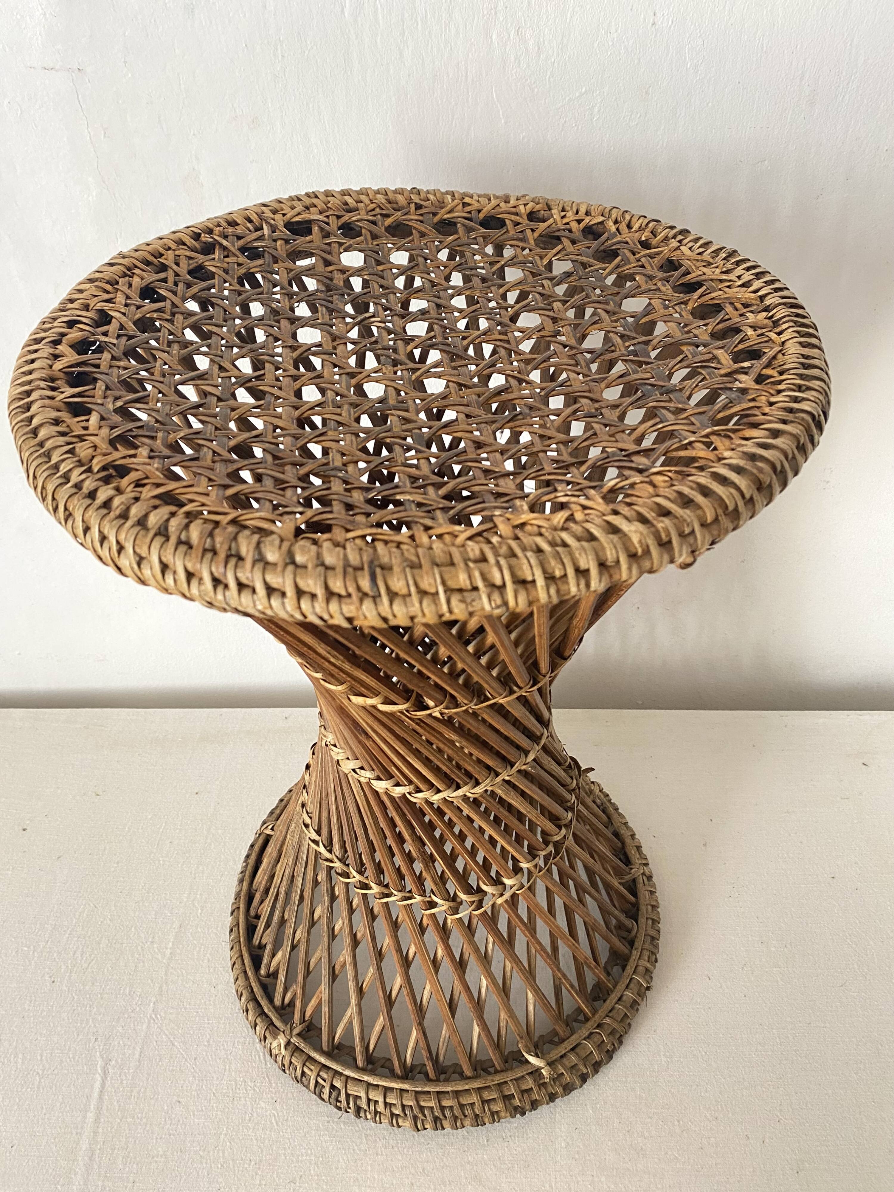 Tabouret en rotin et cannage forme tabouret Tam tam