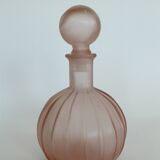 Flacon en verre rose