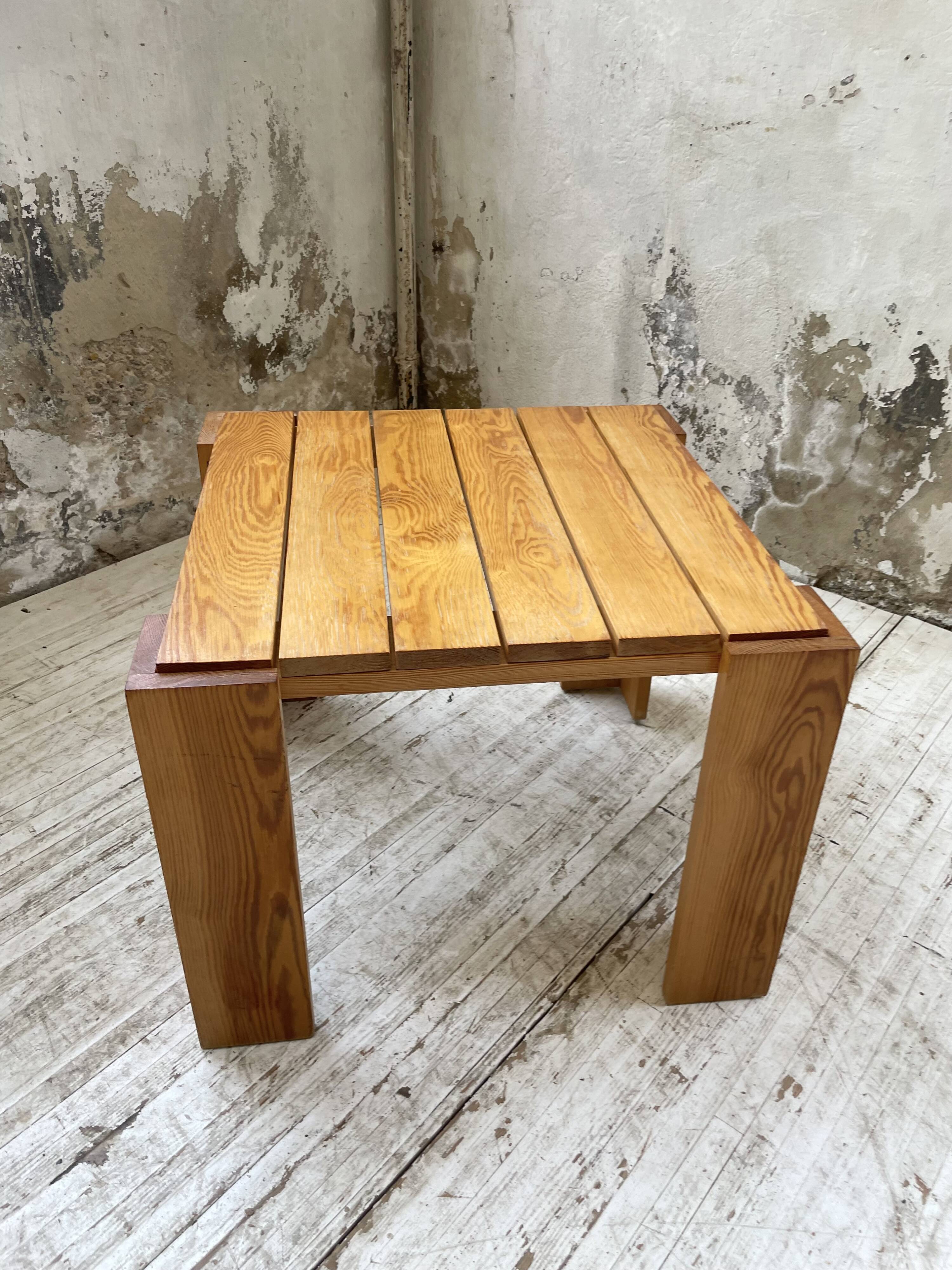 Square pine coffee table from the 70s revival