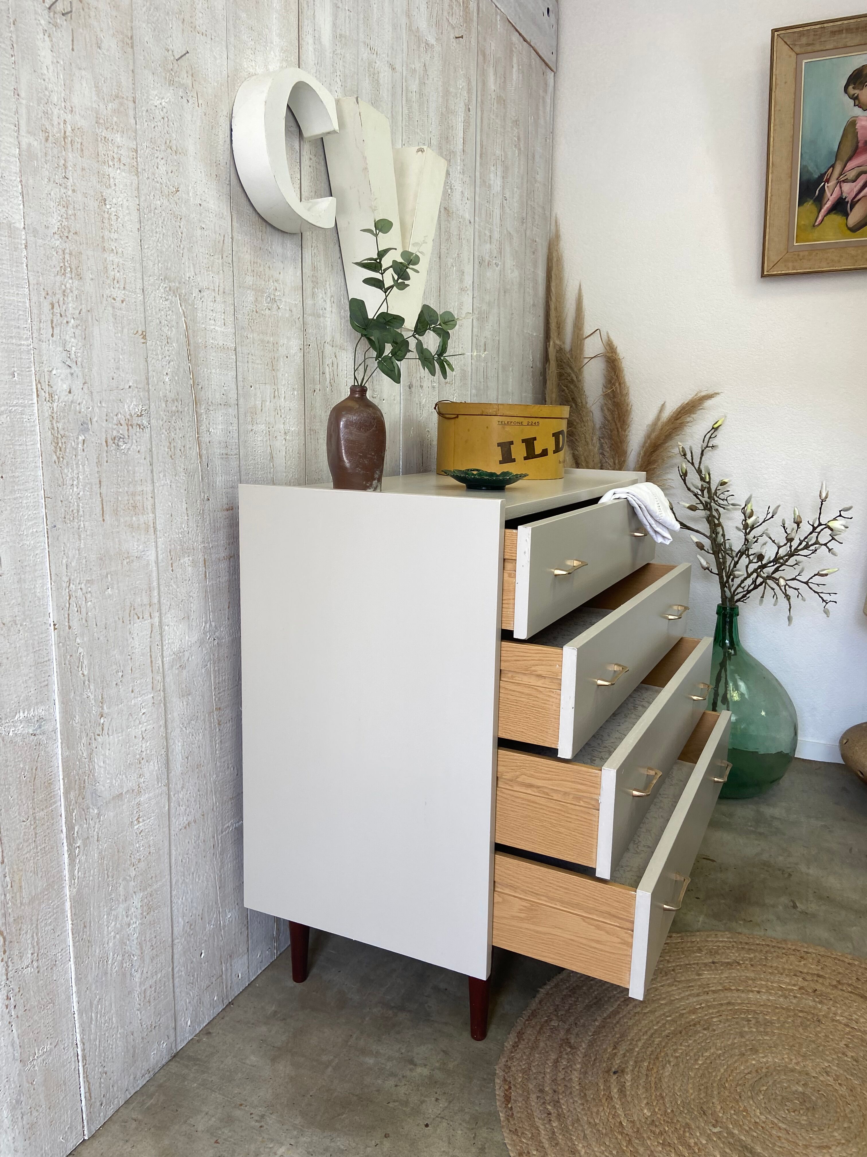 Vintage chest of drawers